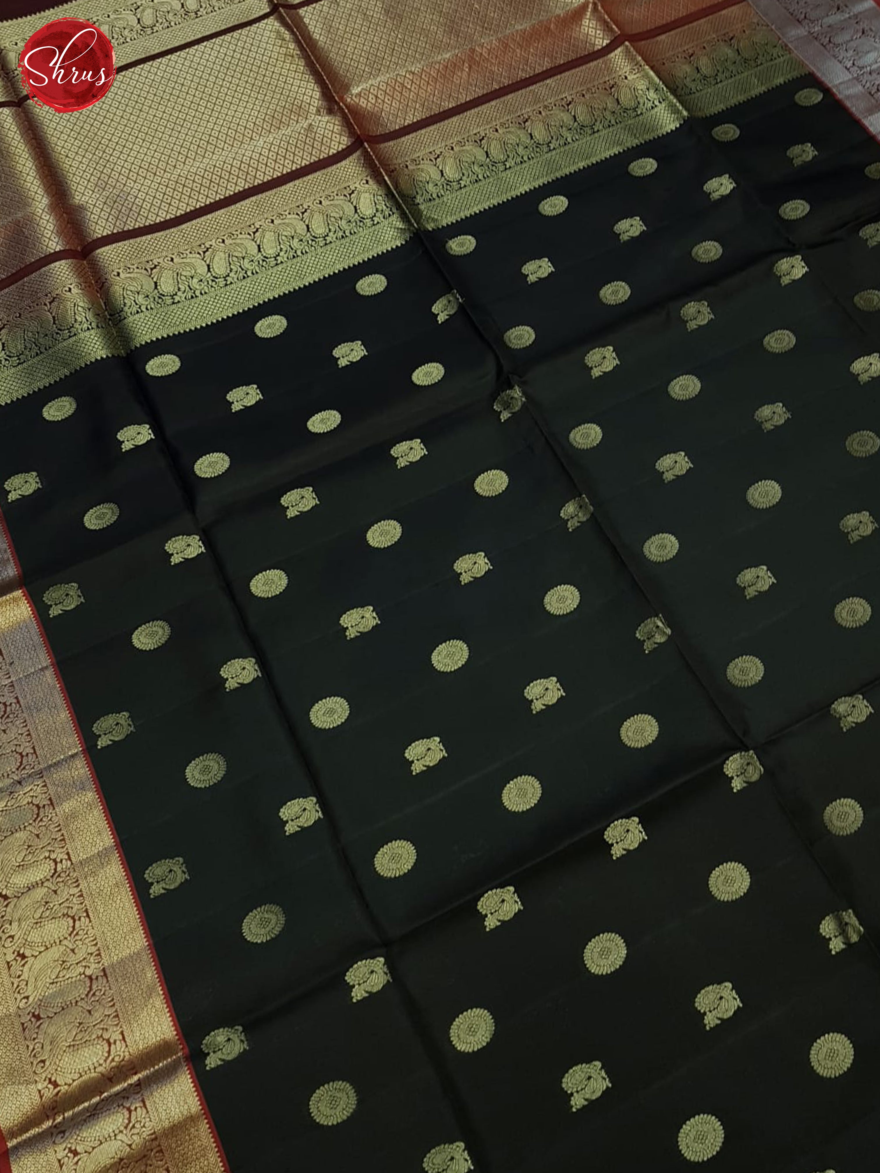 Black And Arraku Marron - Shop on ShrusEternity.com