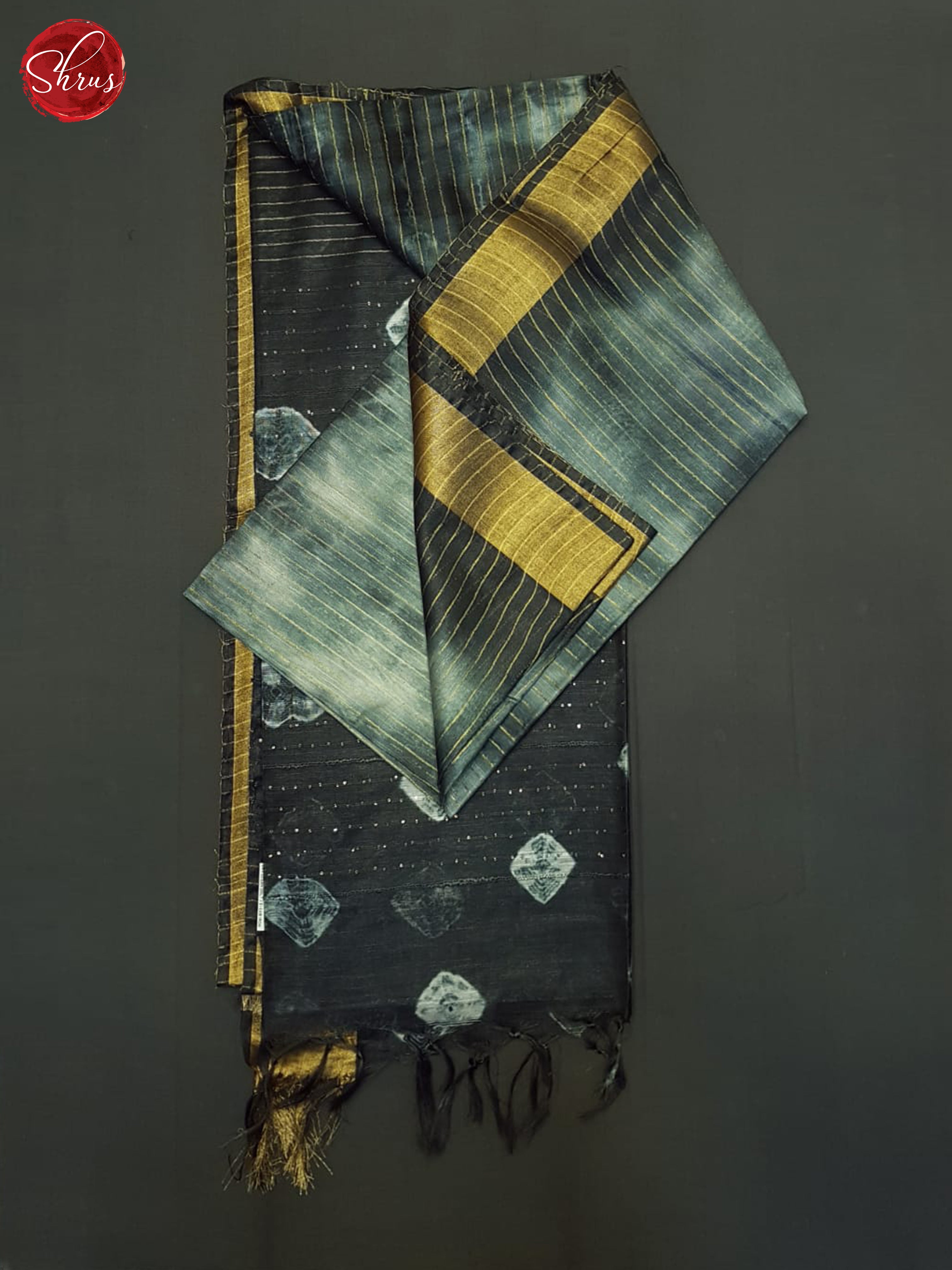 Cream & Grey- Shibori saree - Shop on ShrusEternity.com