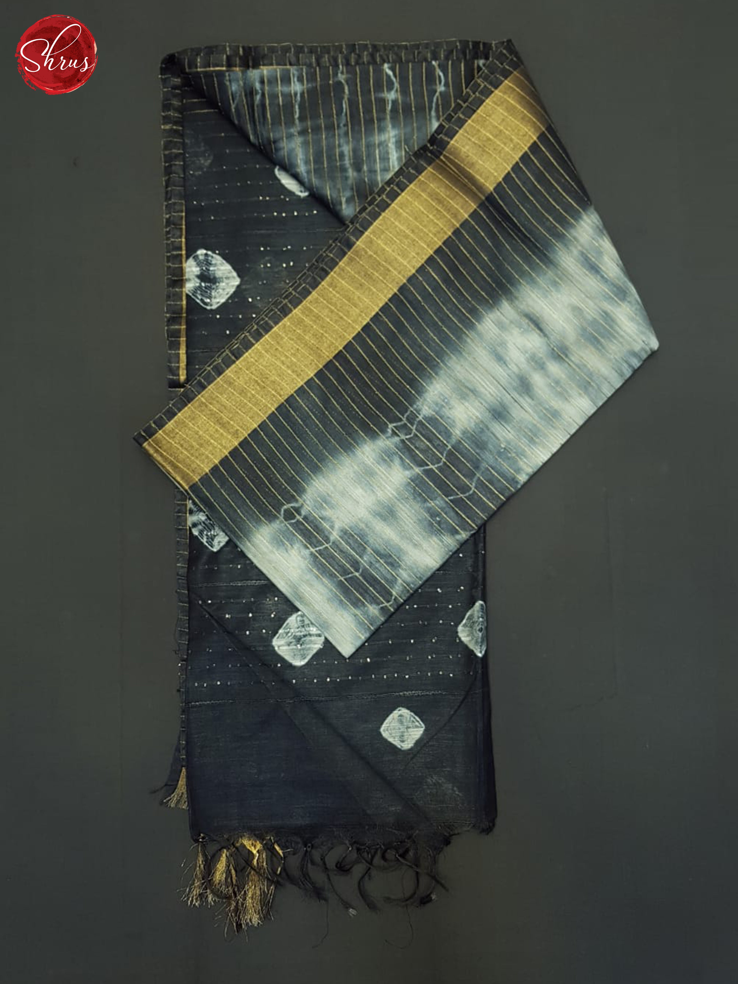 Cream And Grey- Shibori Saree - Shop on ShrusEternity.com