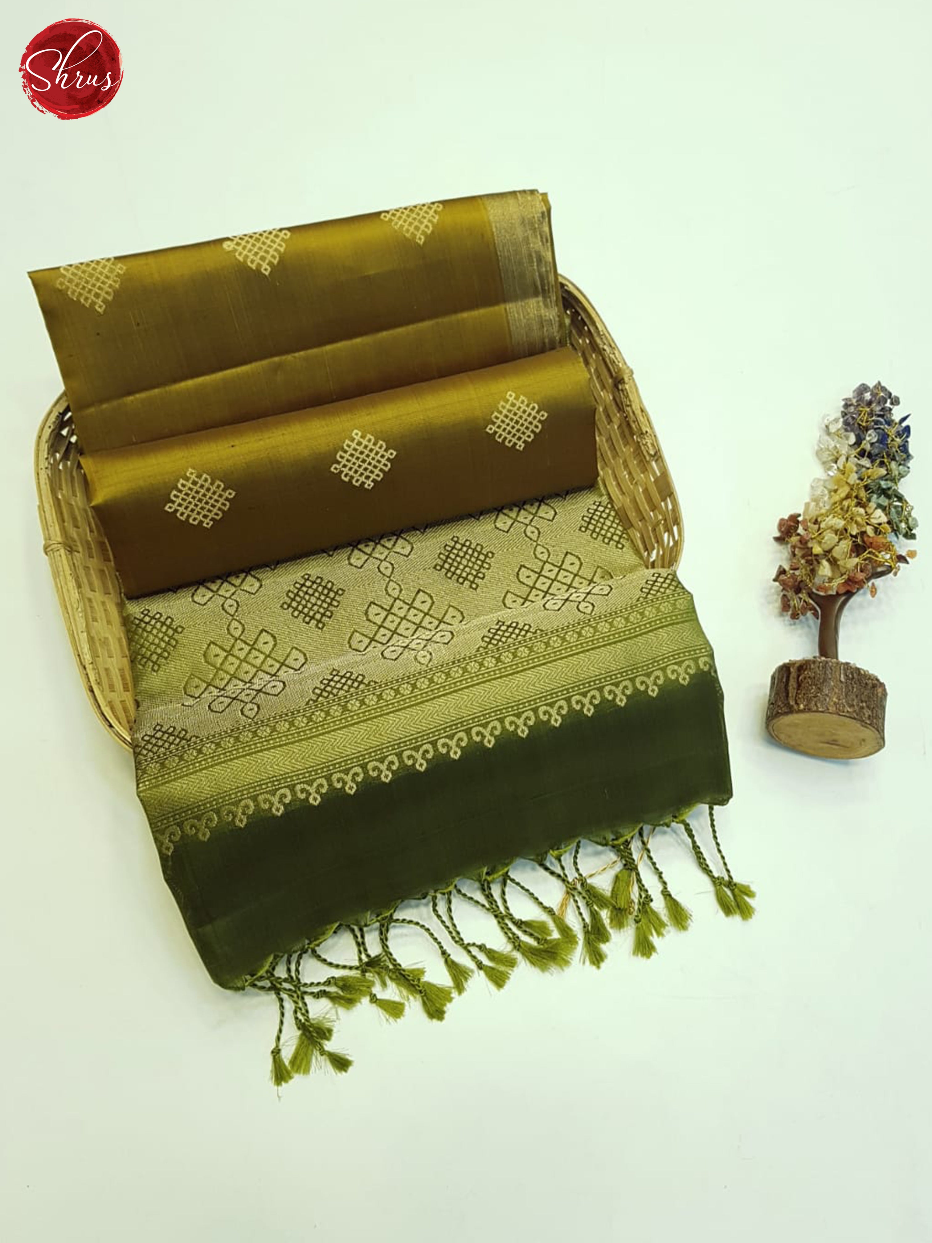 Mathulir Green & Mehandi Green- Soft Silk saree - Shop on ShrusEternity.com
