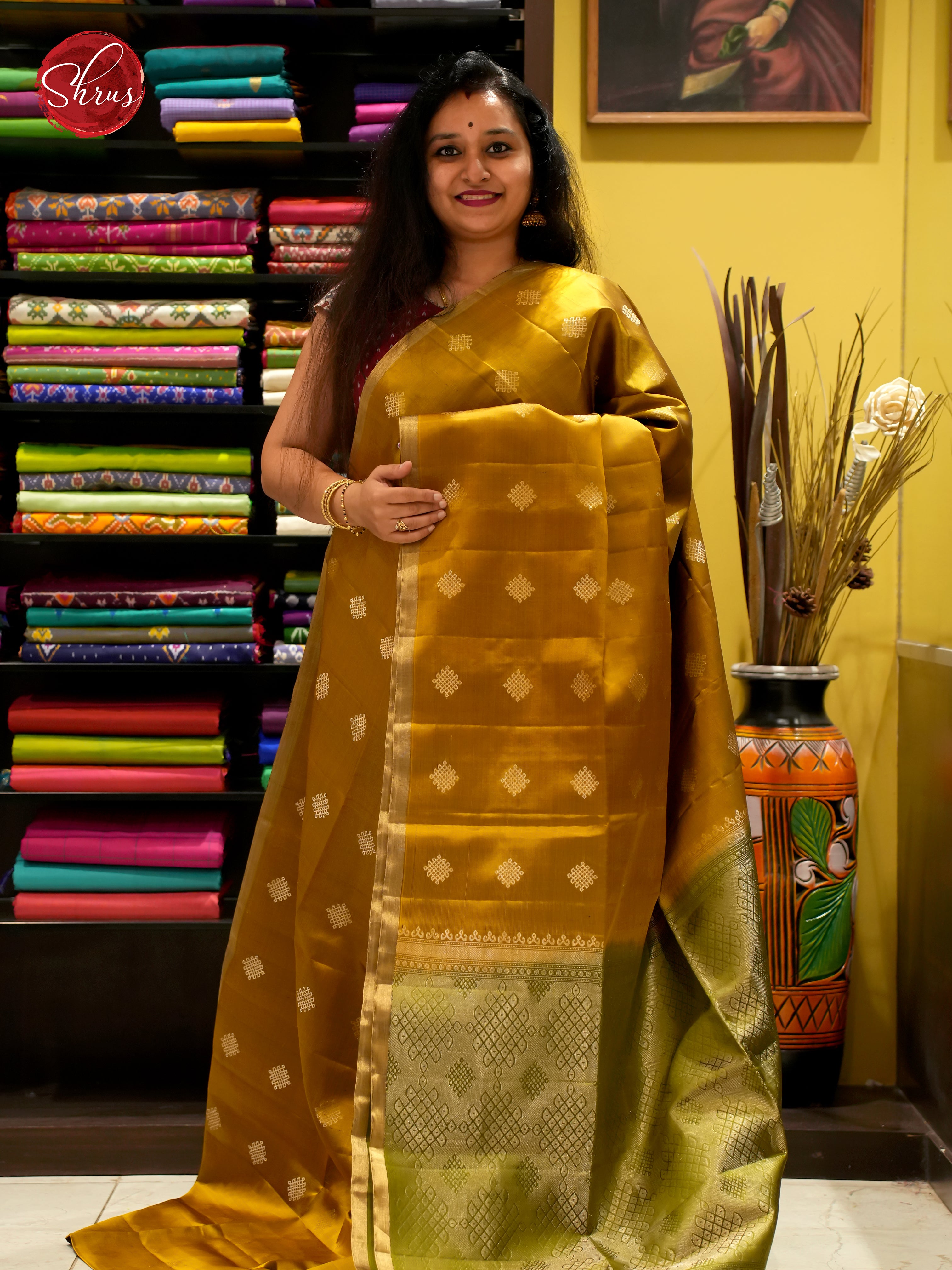 Mathulir Green & Mehandi Green- Soft Silk saree - Shop on ShrusEternity.com
