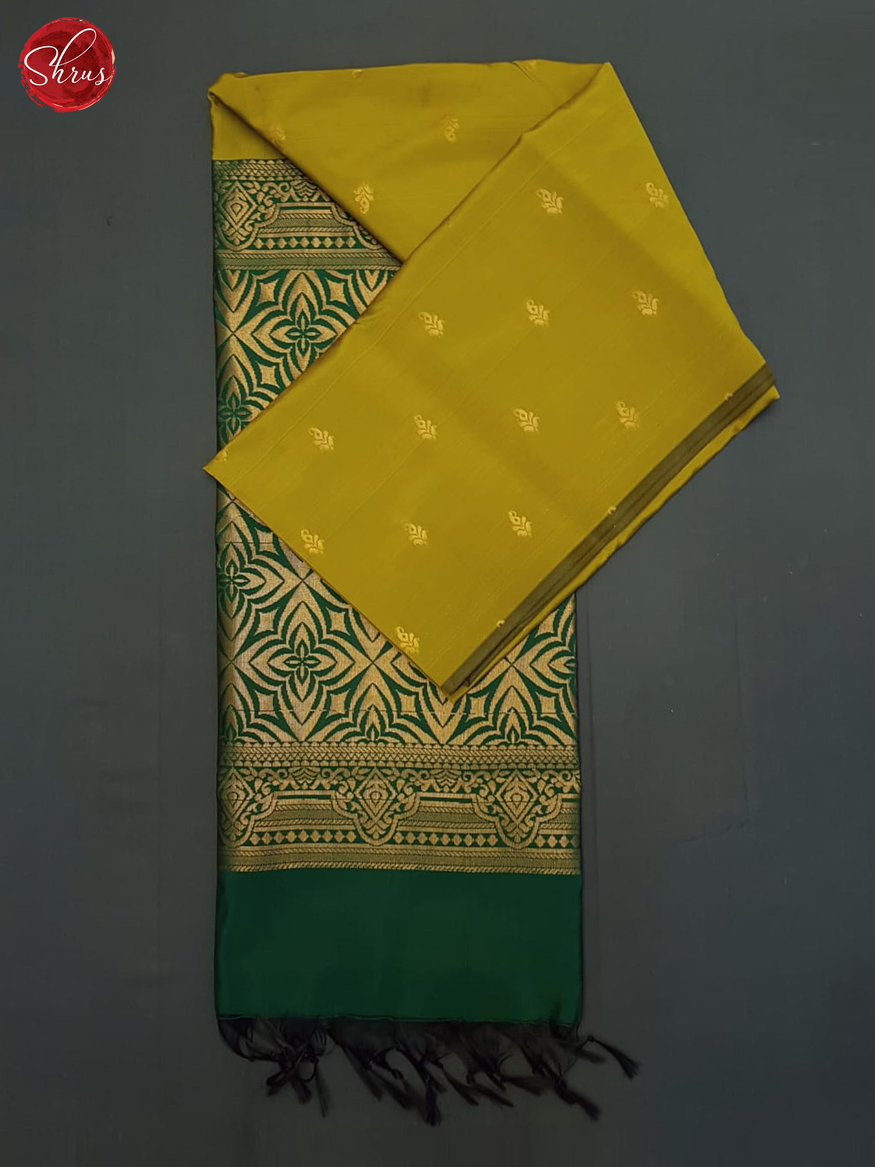Manthulir Green And Green - Semi Soft Silk Saree - Shop on ShrusEternity.com