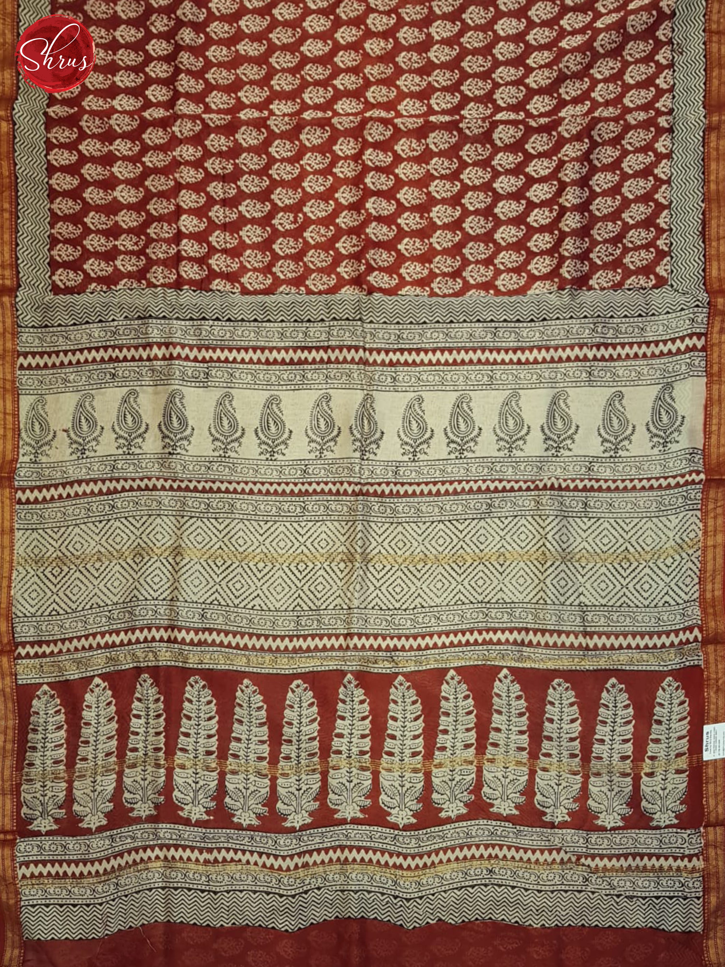 Red And Cream- Maheshwari Silk Cotton Saree - Shop on ShrusEternity.com