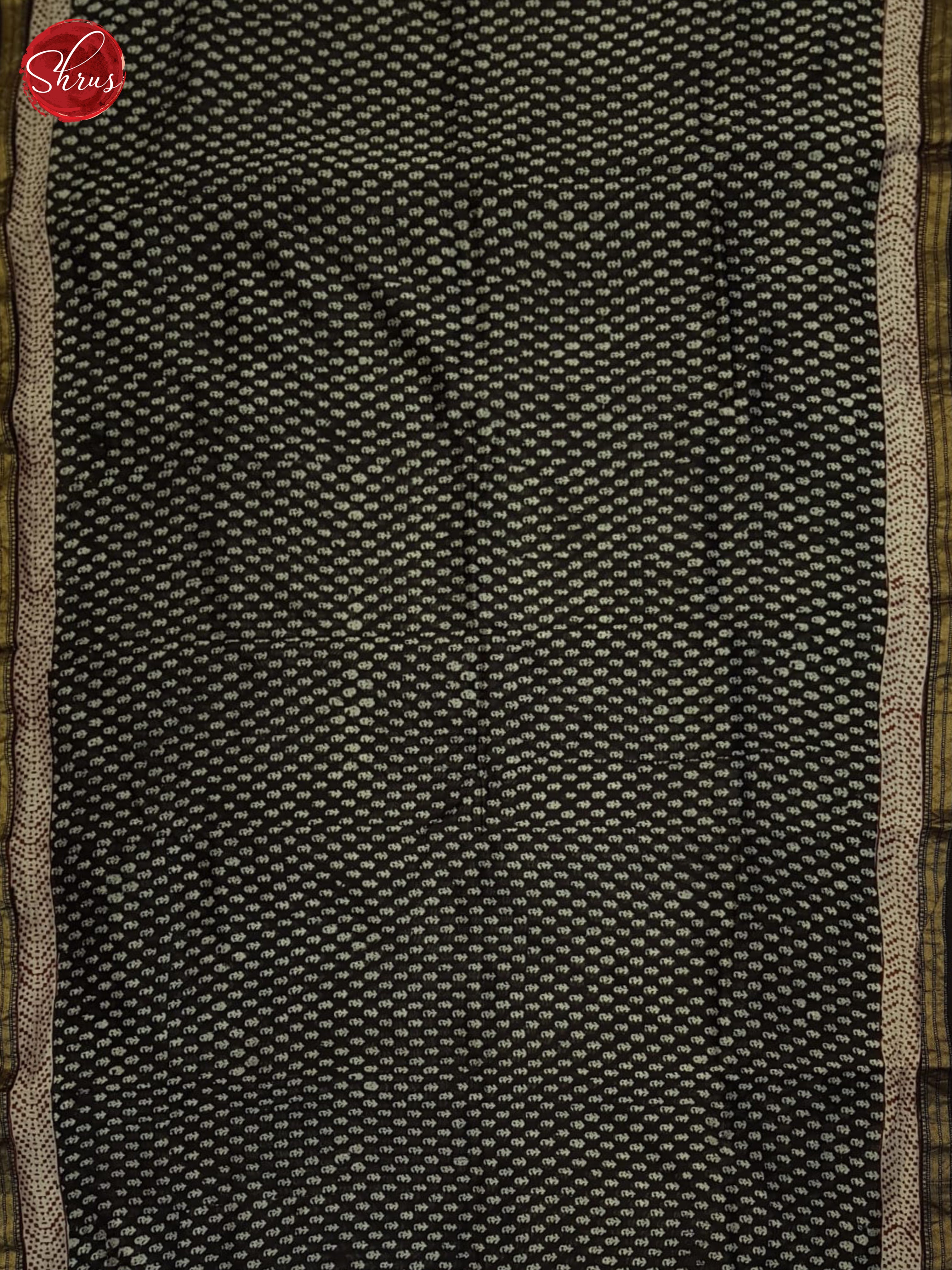 Black And Cream- Maheshwari Silk Cotton Saree - Shop on ShrusEternity.com