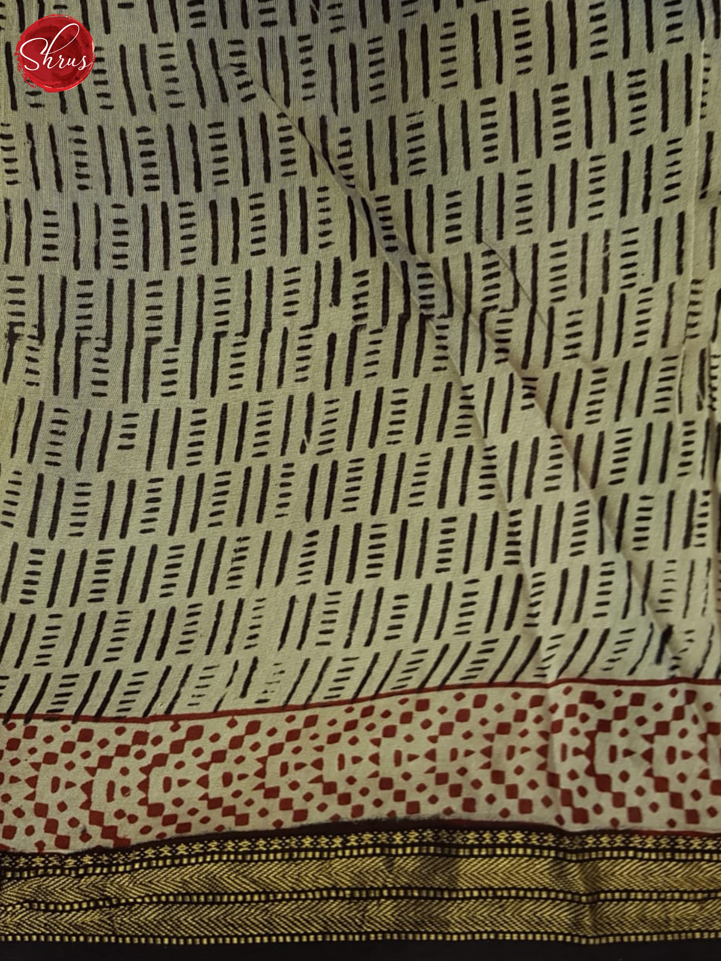 Black And Cream- Maheshwari Silk Cotton Saree - Shop on ShrusEternity.com