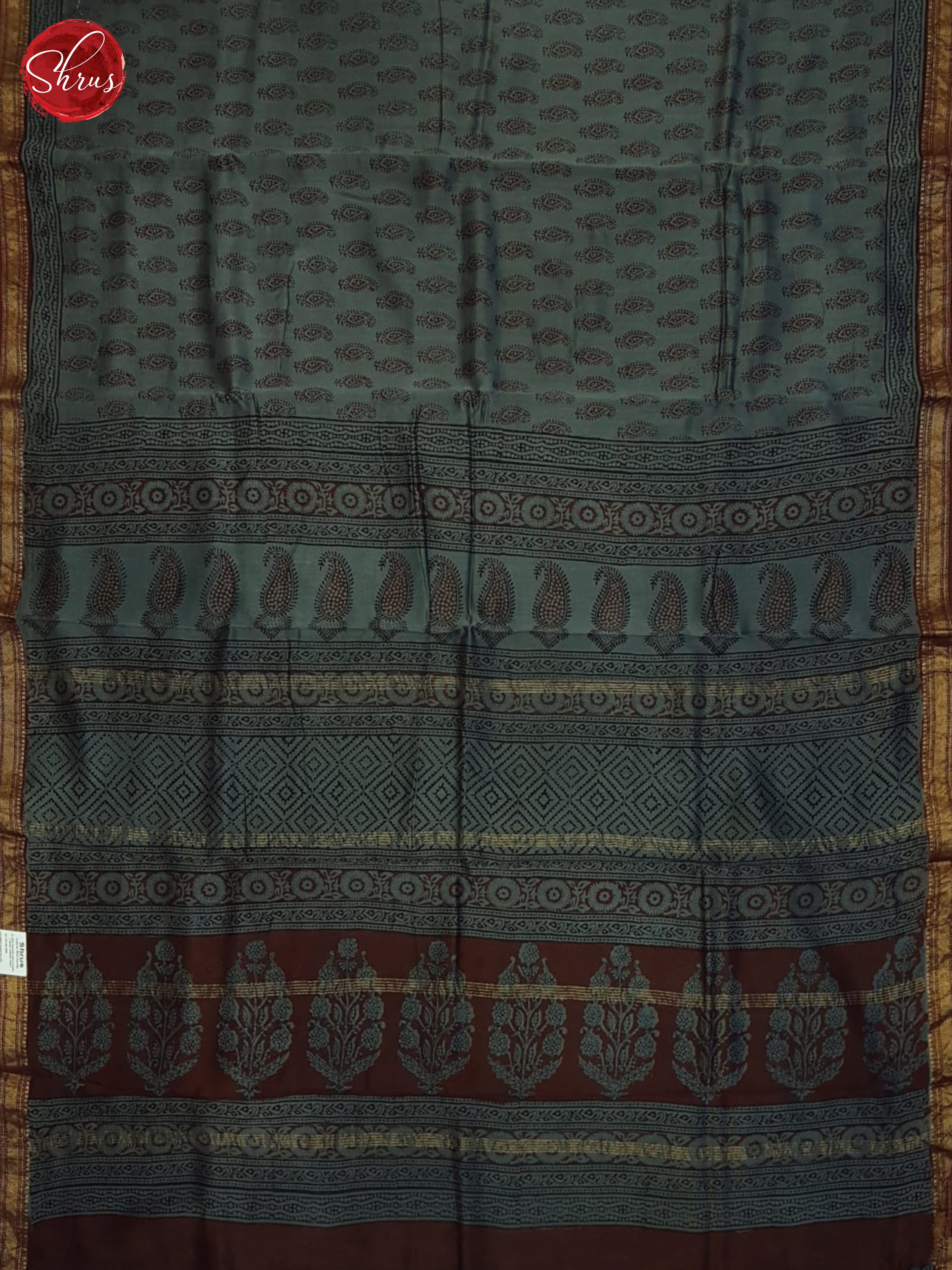 Grey And Maroon- Maheshwari Silk Cotton Saree - Shop on ShrusEternity.com