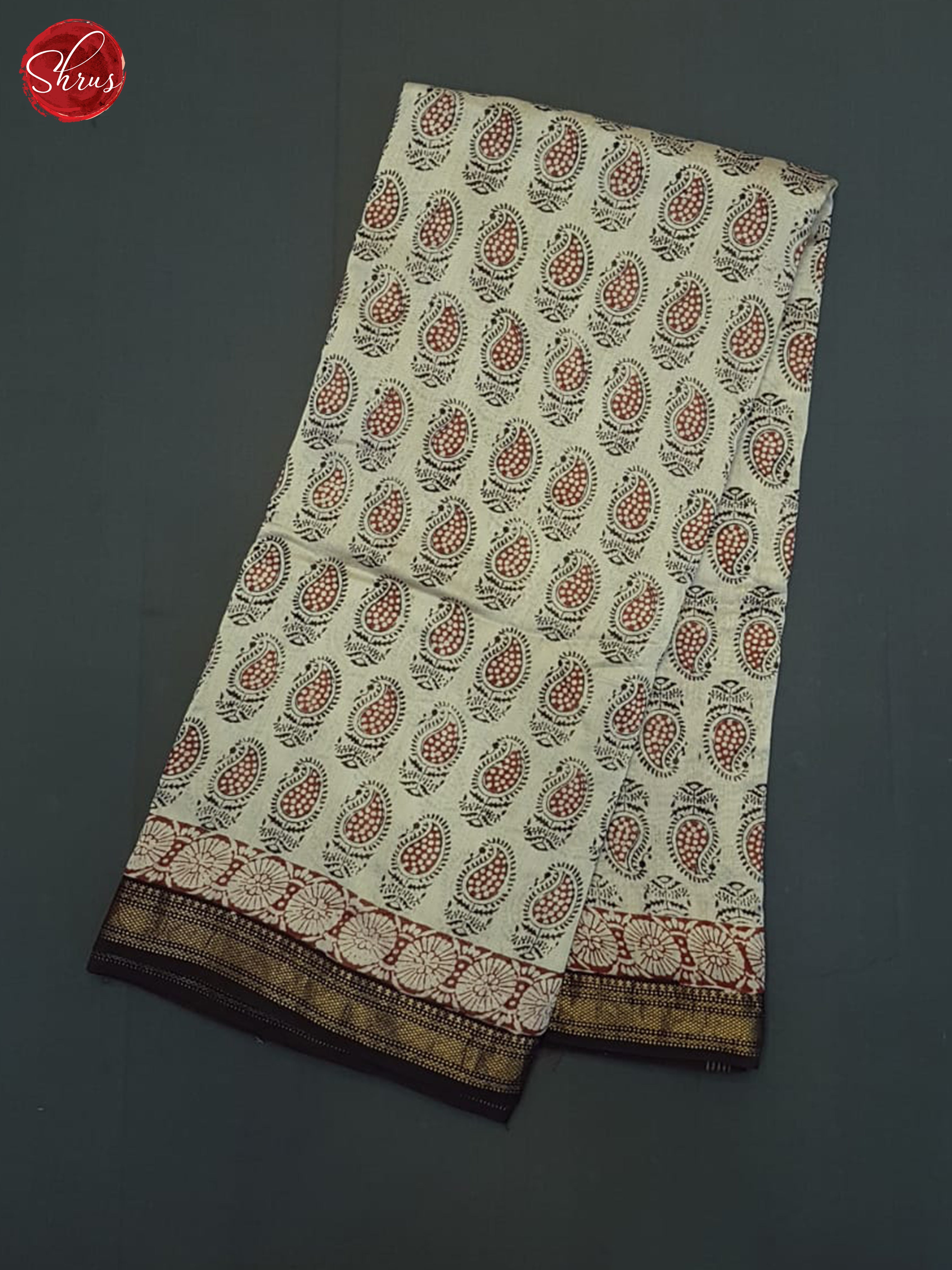 Cream And Black-Maheshwari Silk Cotton saree - Shop on ShrusEternity.com