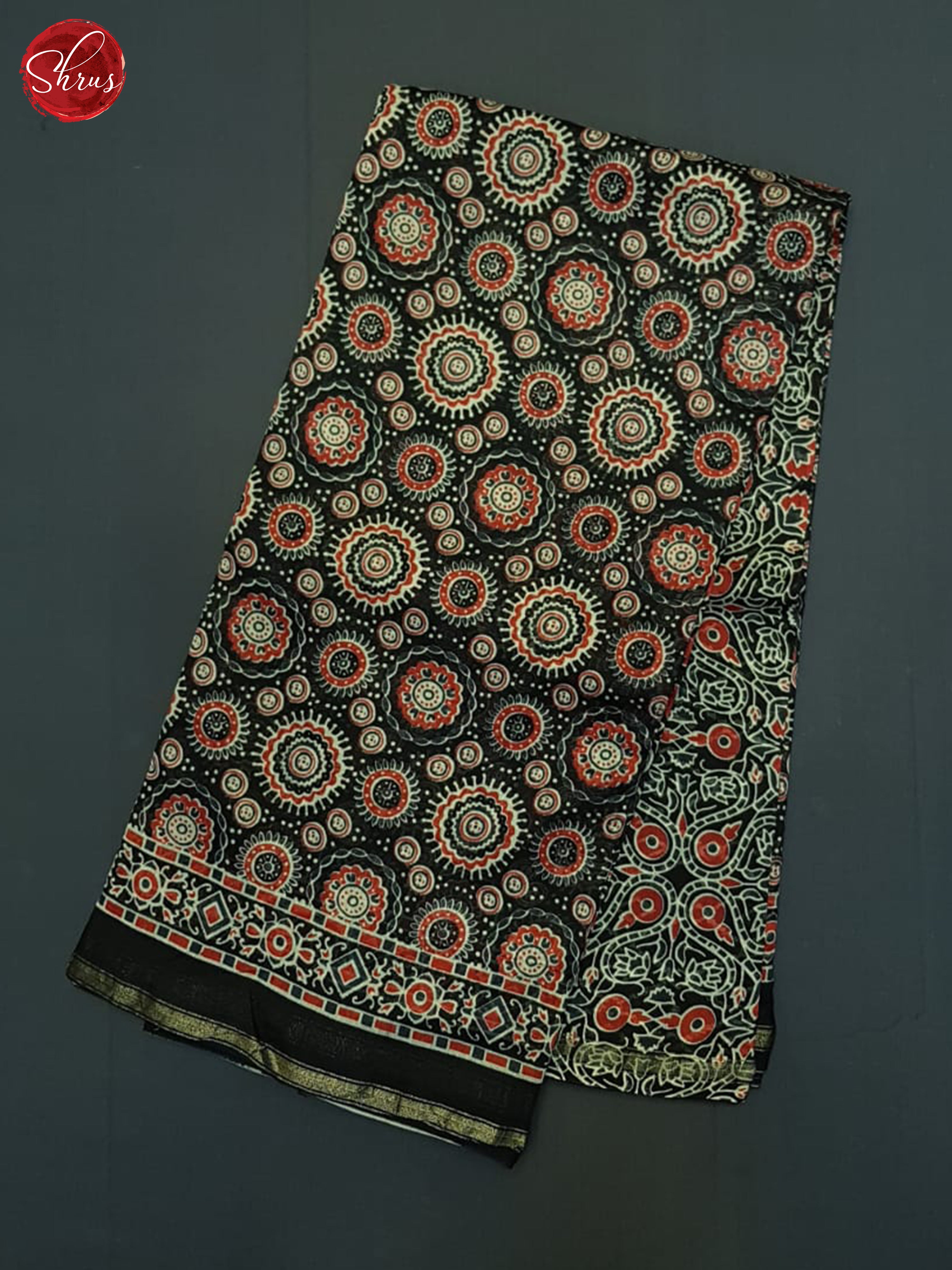 Black(Single Tone)- Maheshwari Silk Cotton Saree - Shop on ShrusEternity.com