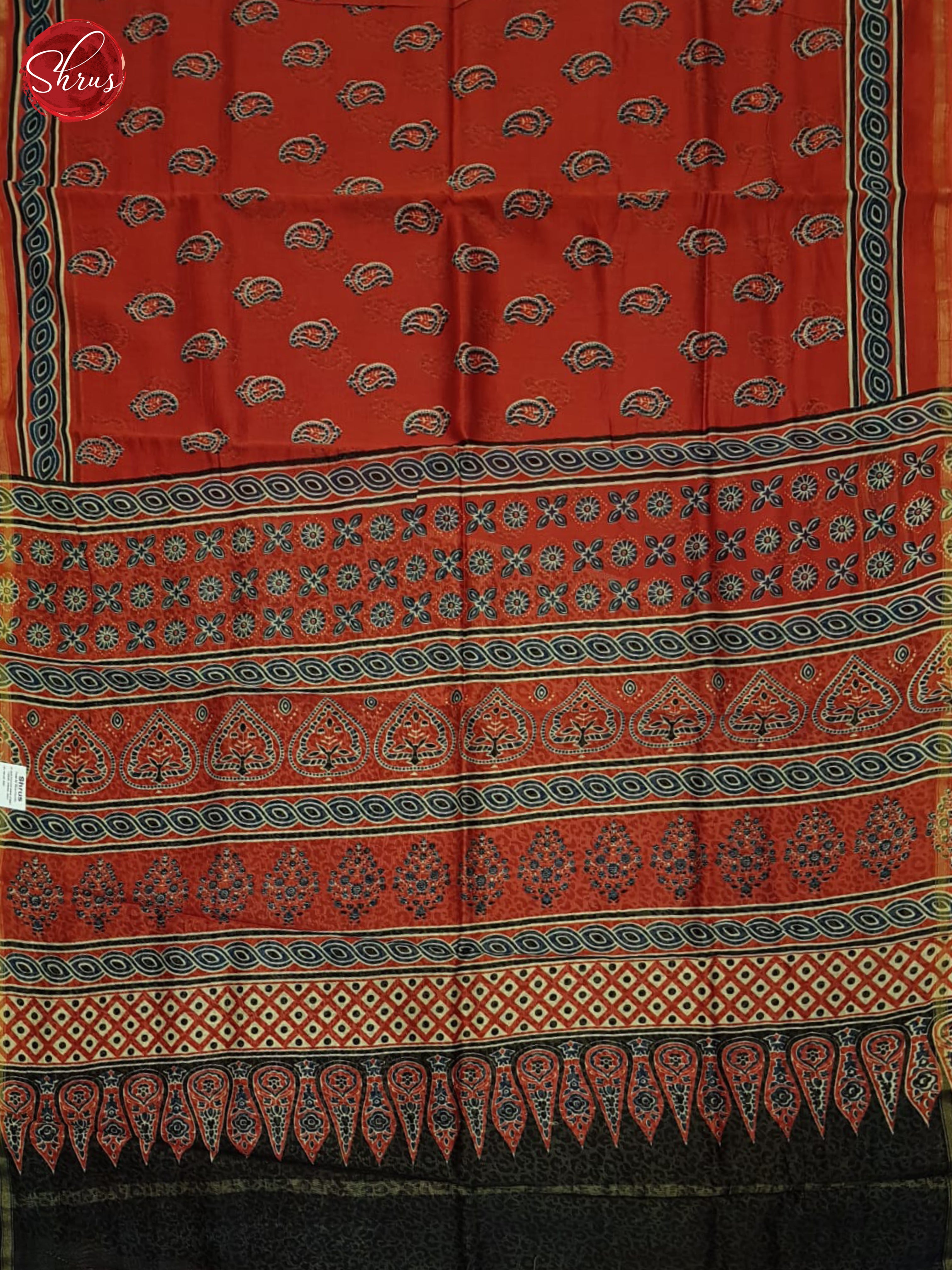 Red And Cream- Maheshwari Silk Cotton Saree - Shop on ShrusEternity.com