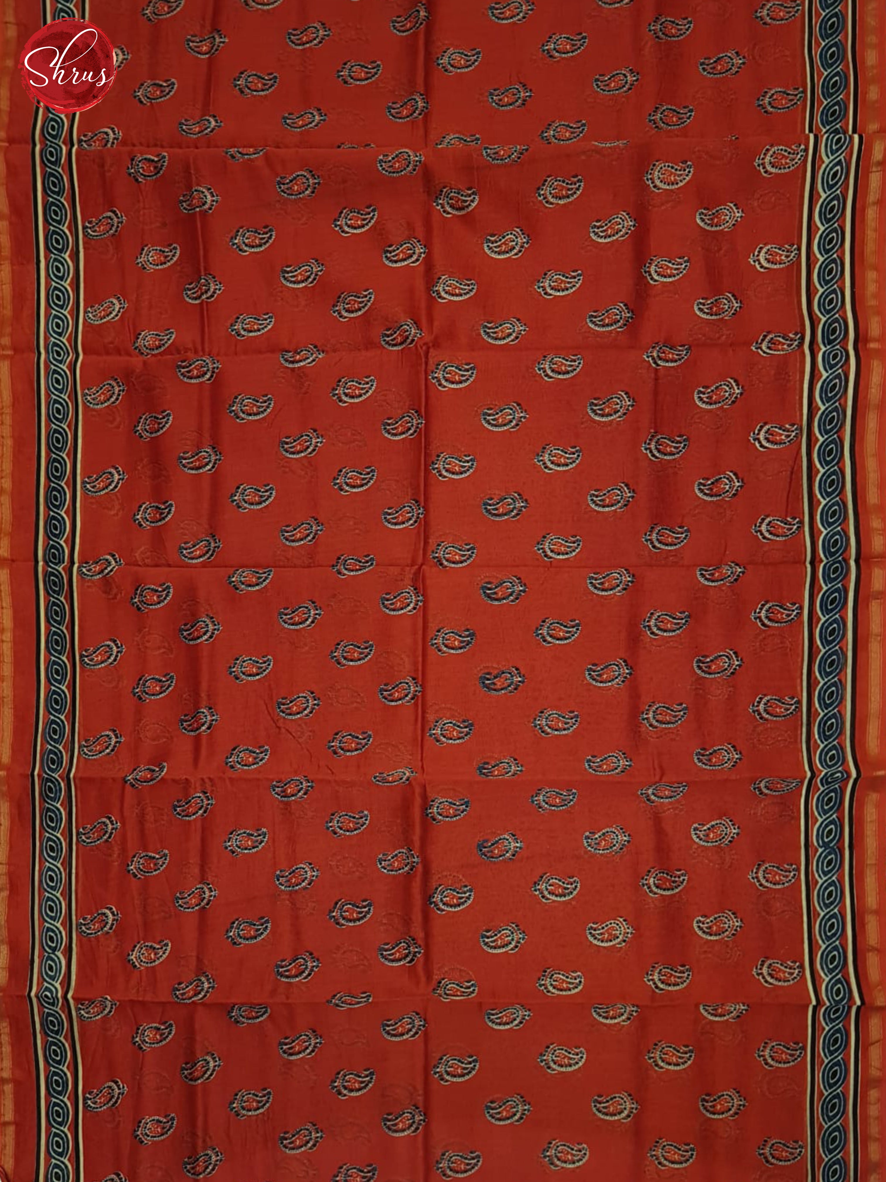 Red And Cream- Maheshwari Silk Cotton Saree - Shop on ShrusEternity.com