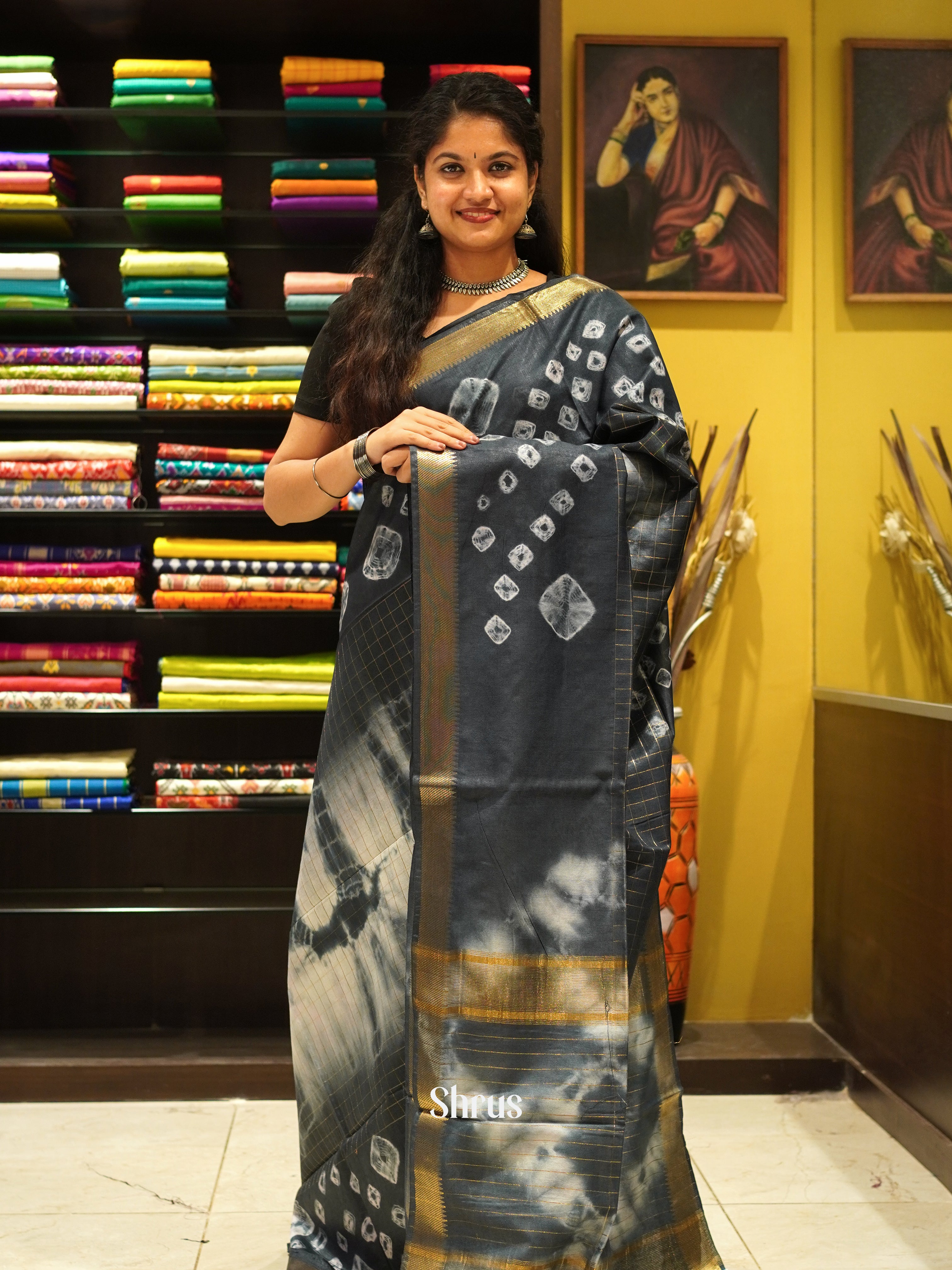 Grey & Cream -Shibori Saree - Shop on ShrusEternity.com