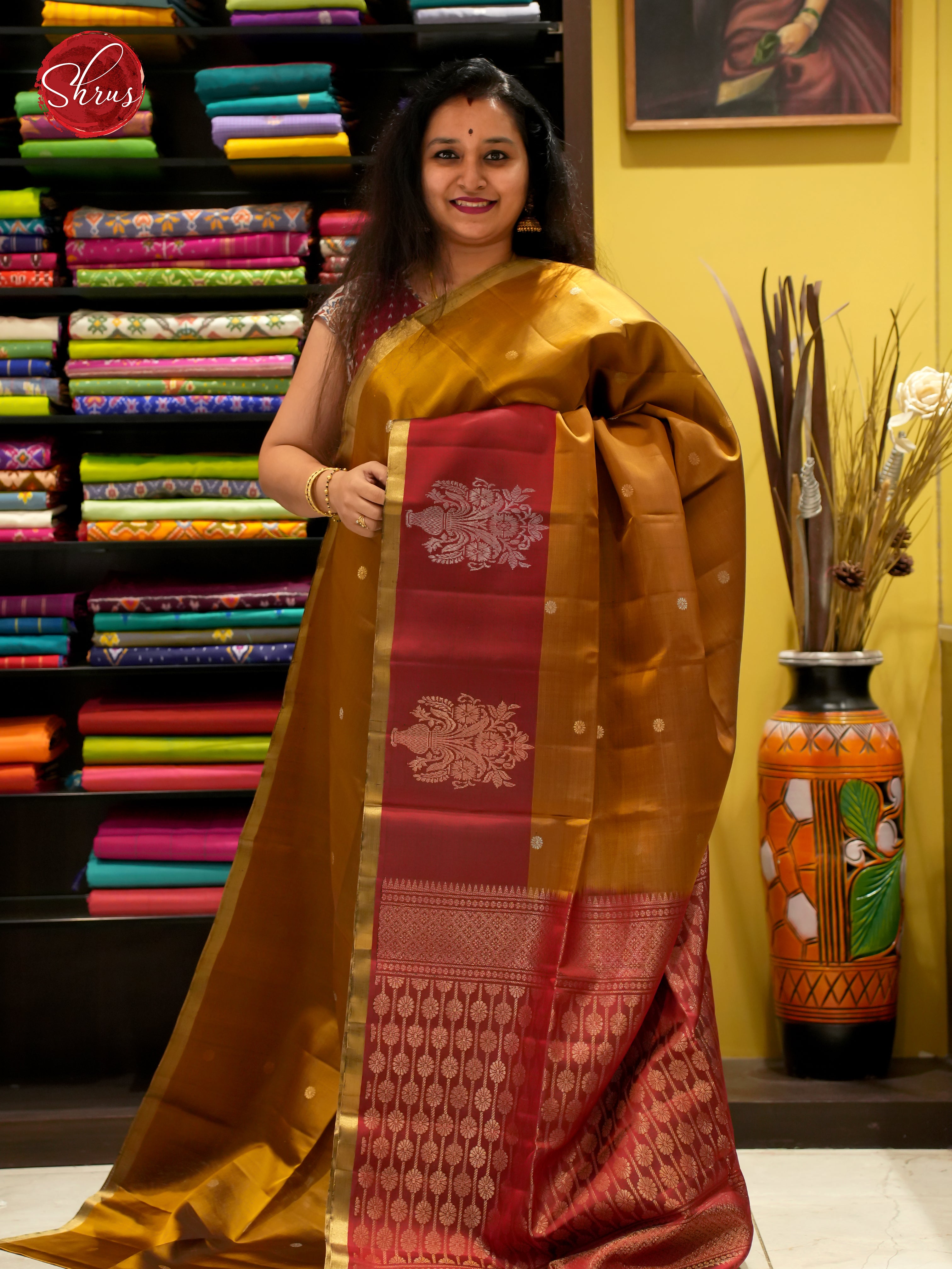 Doul Gold And Arraku Marron - Shop on ShrusEternity.com
