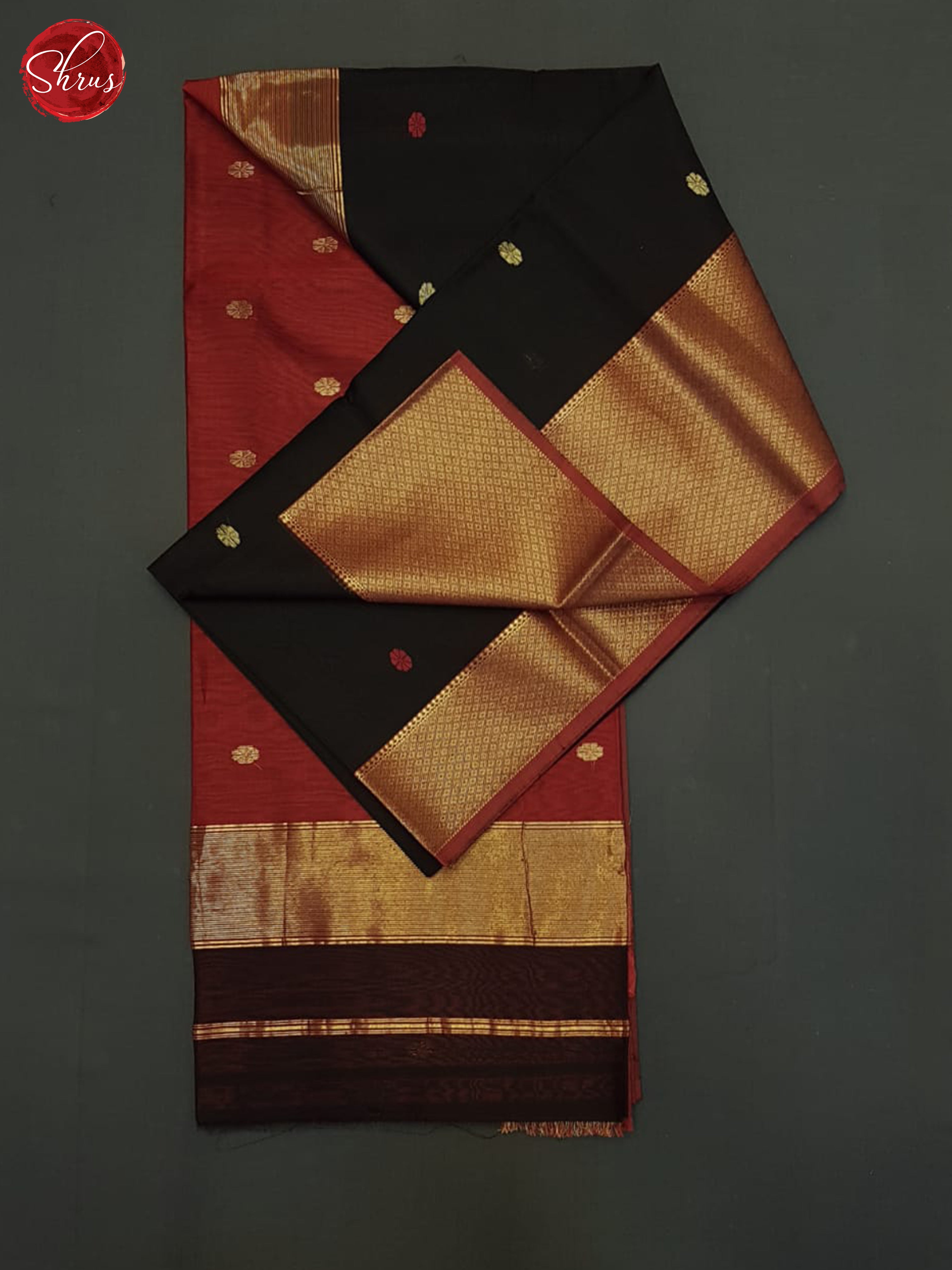 Black And Red- Maheshwari Silk Cotton Saree - Shop on ShrusEternity.com