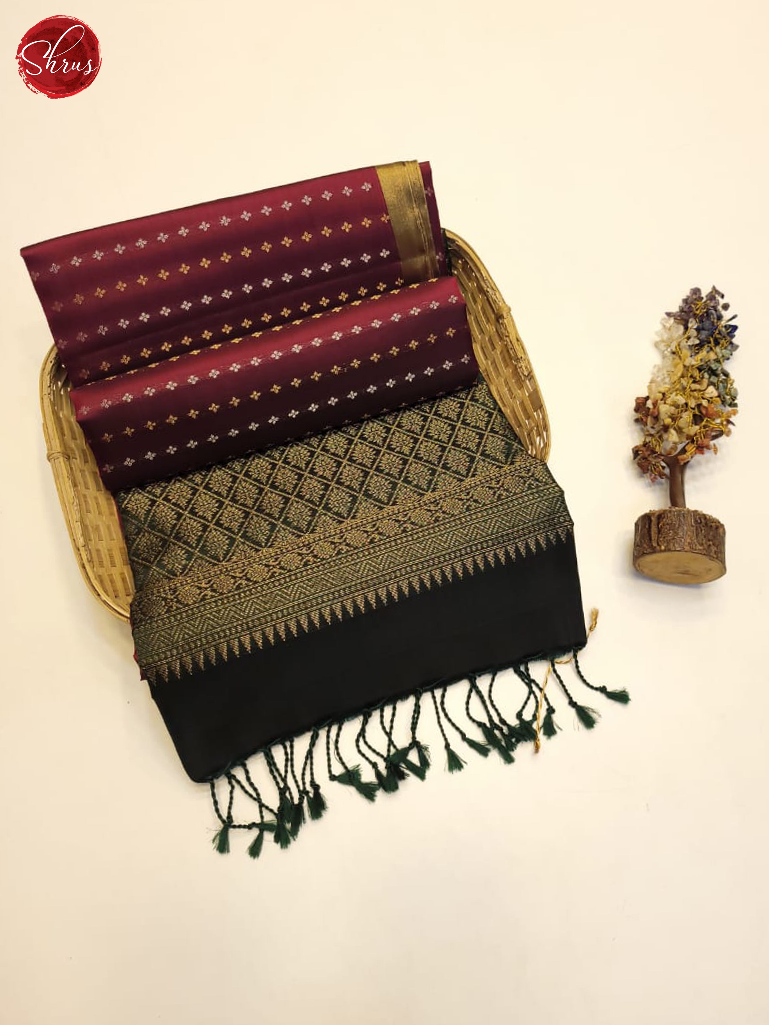 Maroon And Green - Shop on ShrusEternity.com