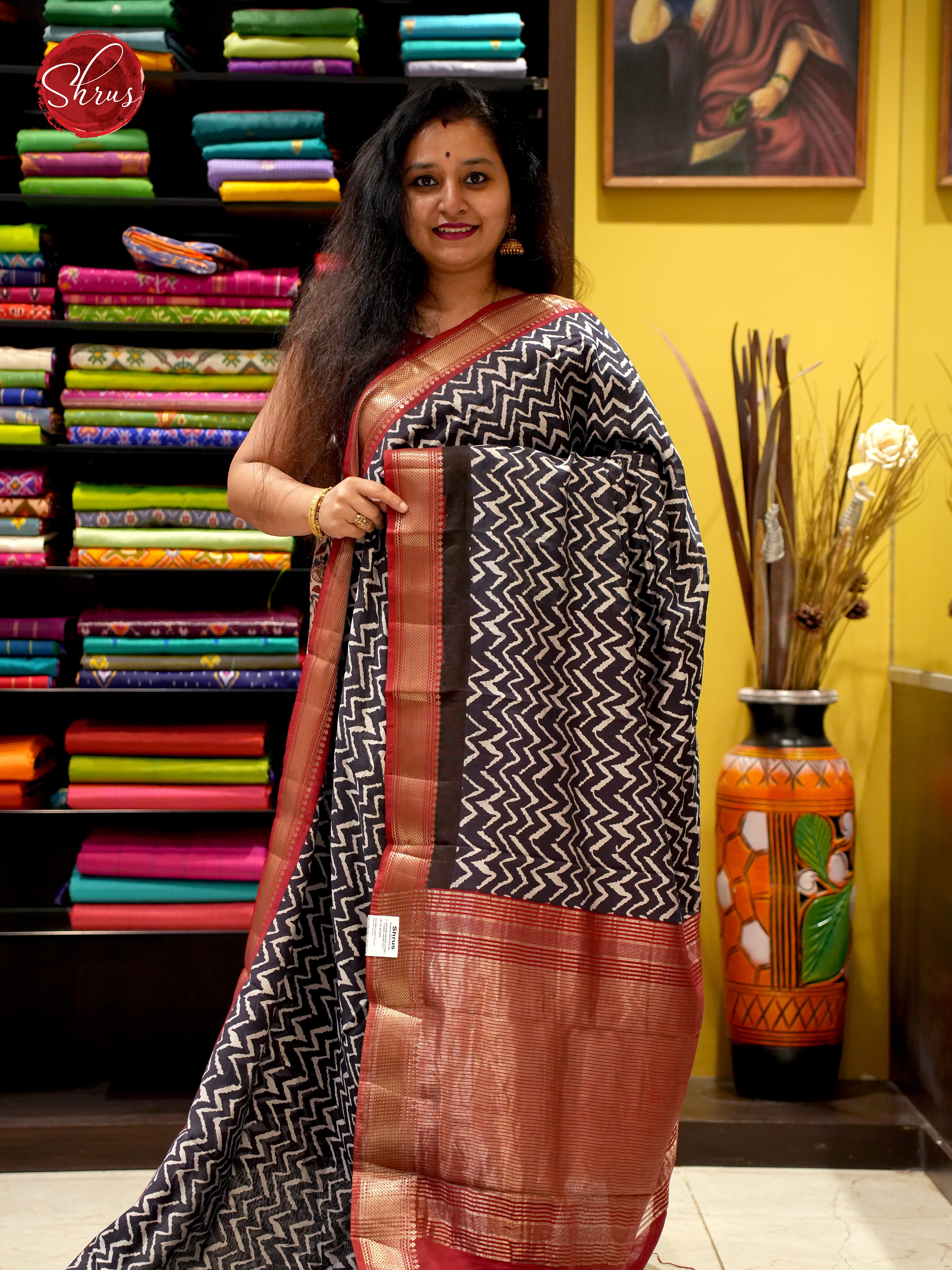 Black & Red - Art Modal - Shop on ShrusEternity.com