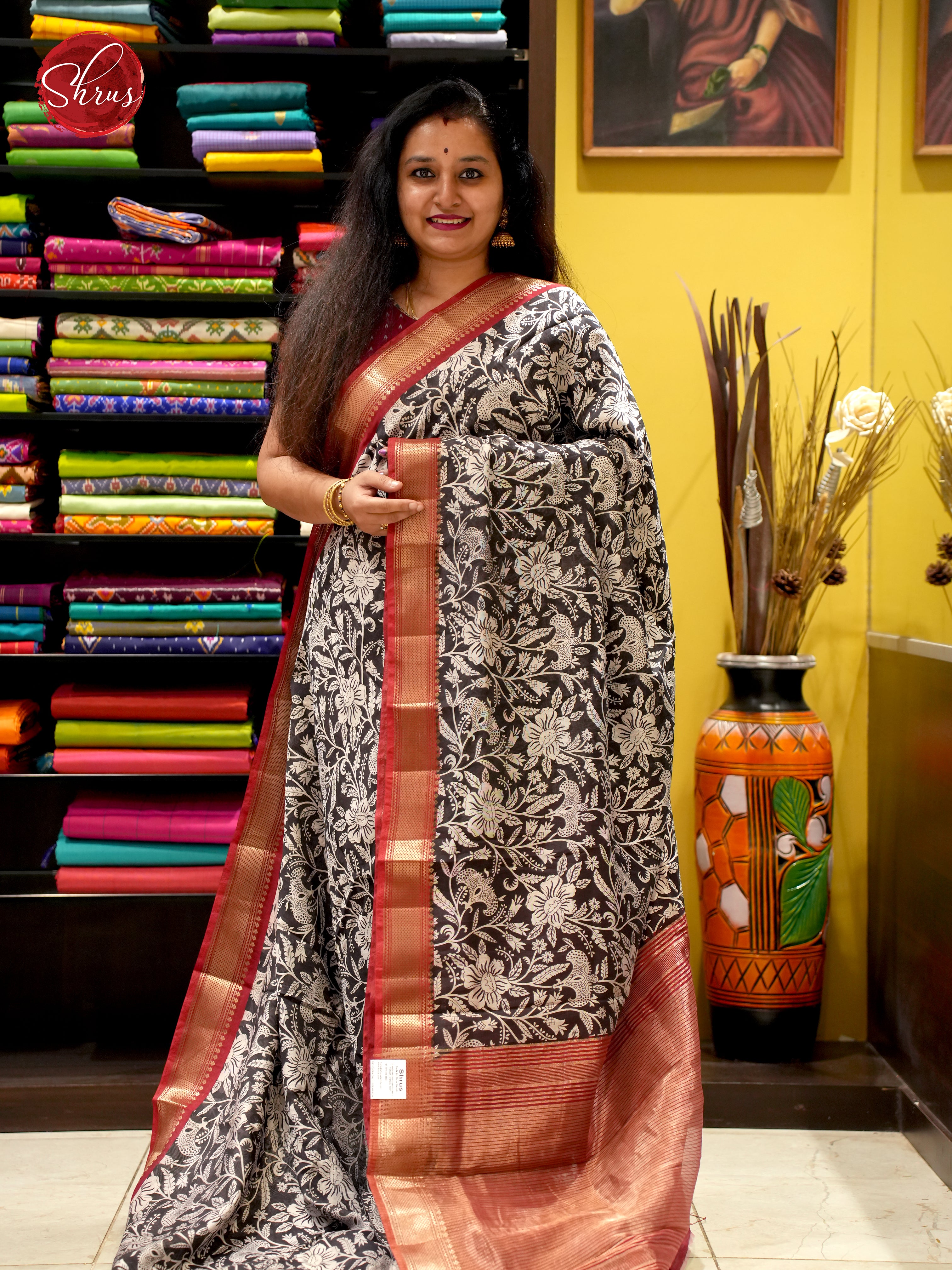 Black & Red - Art Modal - Shop on ShrusEternity.com