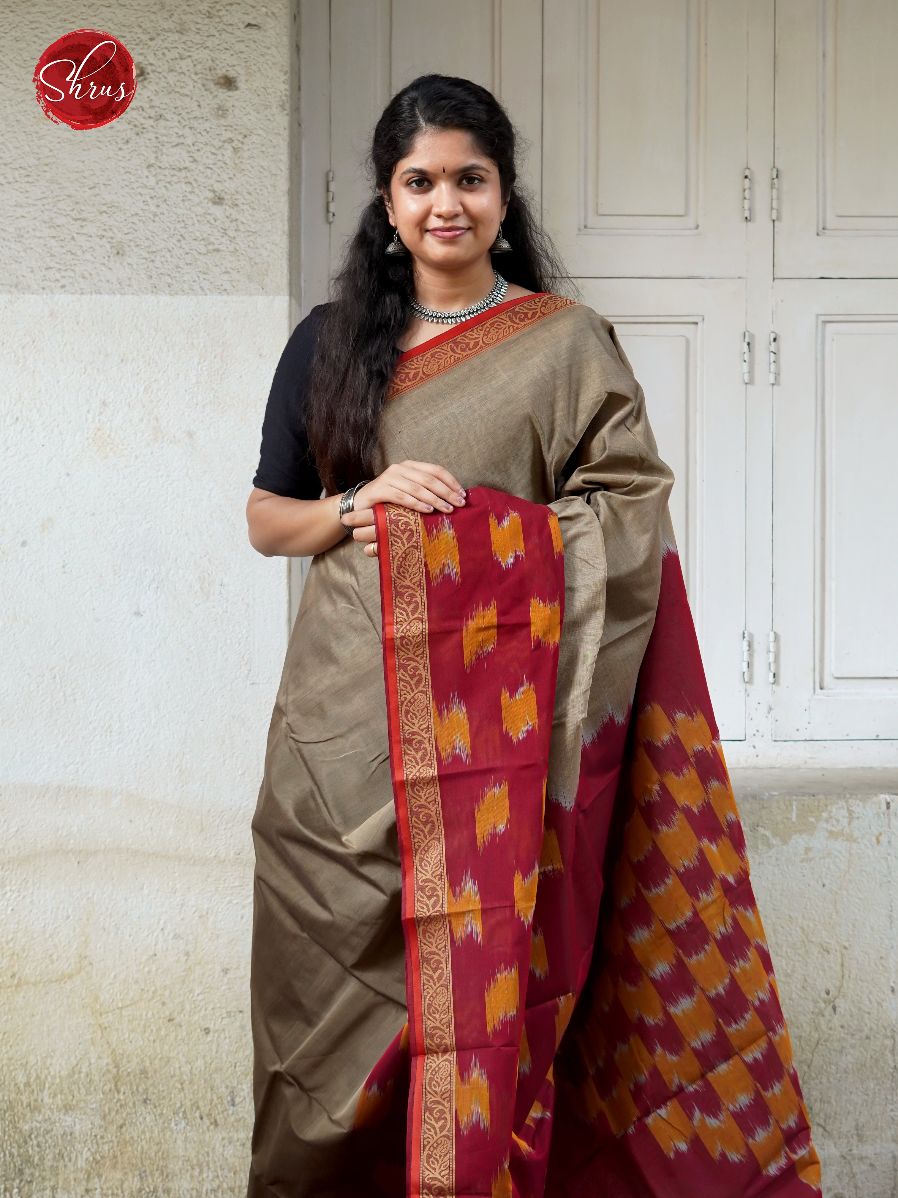 Grey & Red - Mercerized cotton - Shop on ShrusEternity.com