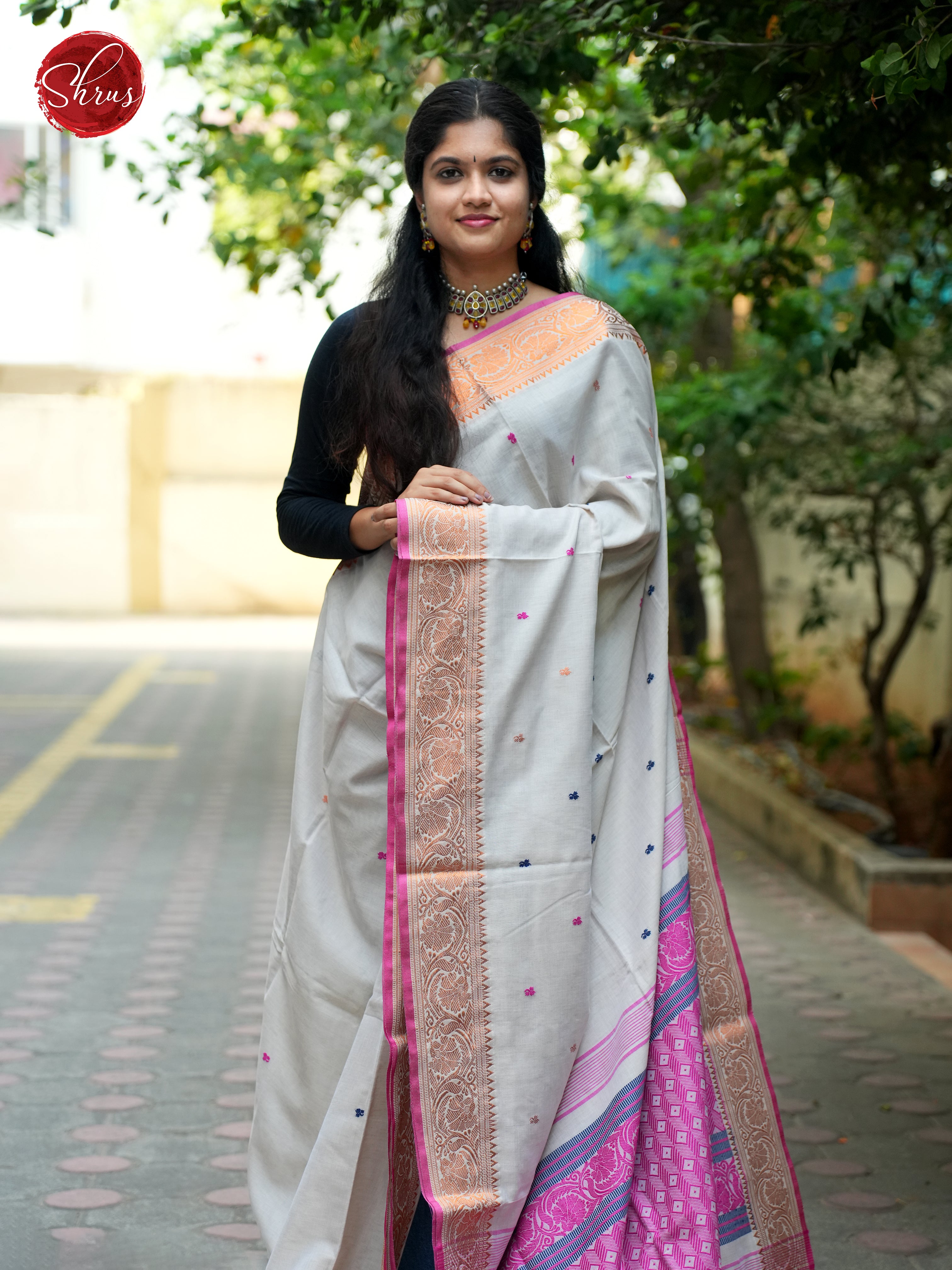 Grey & Pink  - Bengal cotton Saree - Shop on ShrusEternity.com