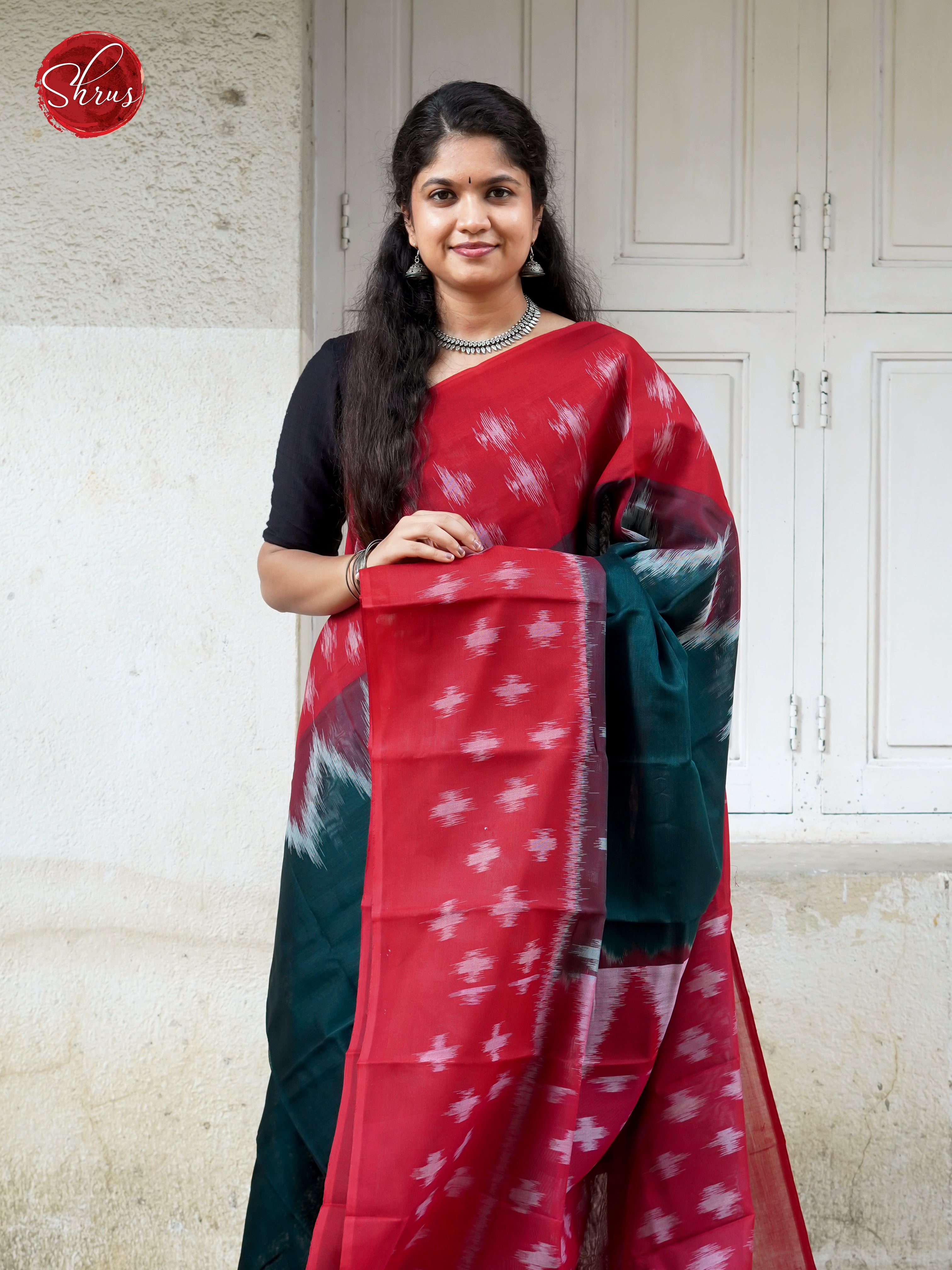 Green & Red - Dhakhai cotton - Shop on ShrusEternity.com