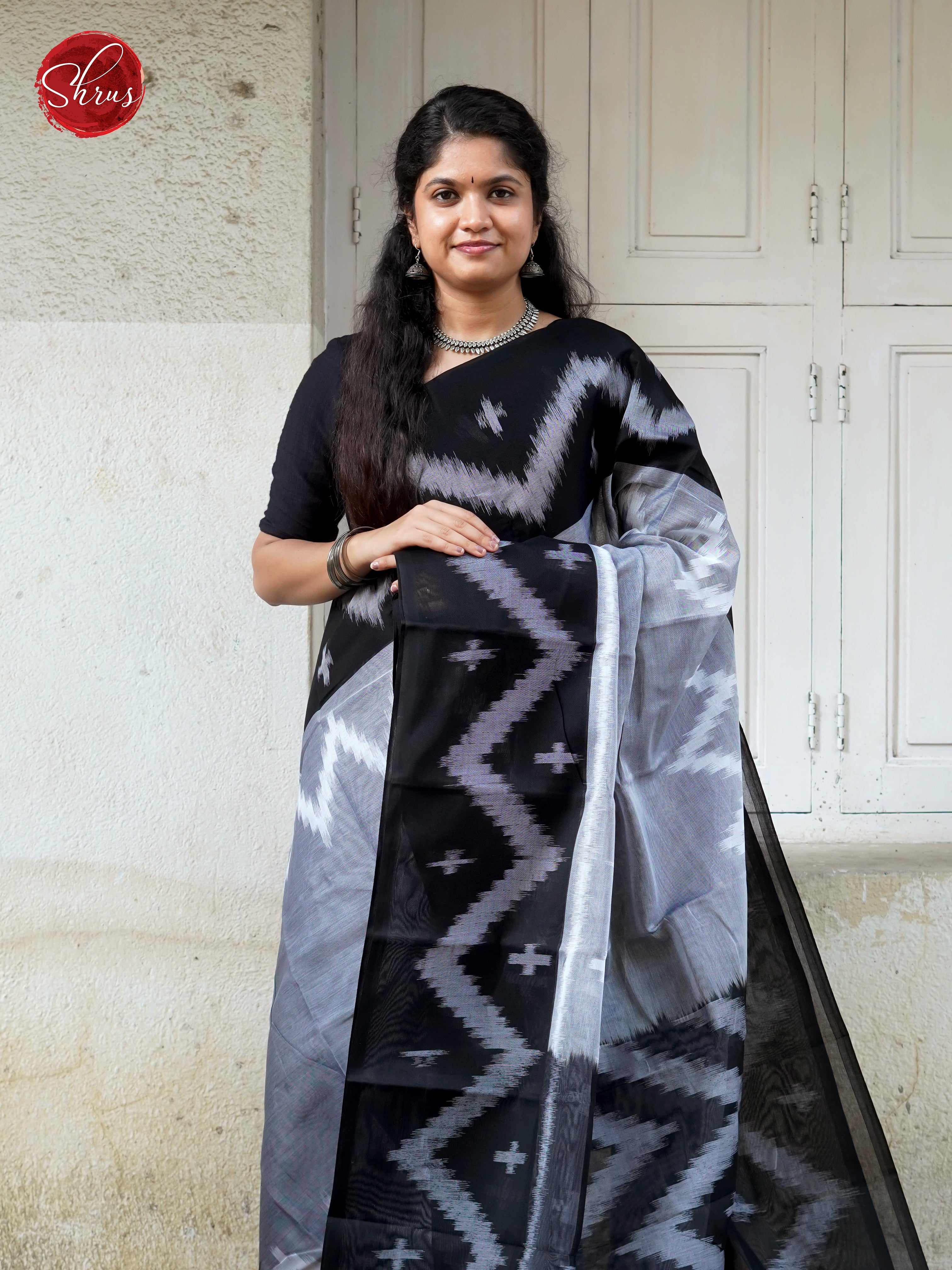 Grey & Black - Dhakhai cotton - Shop on ShrusEternity.com