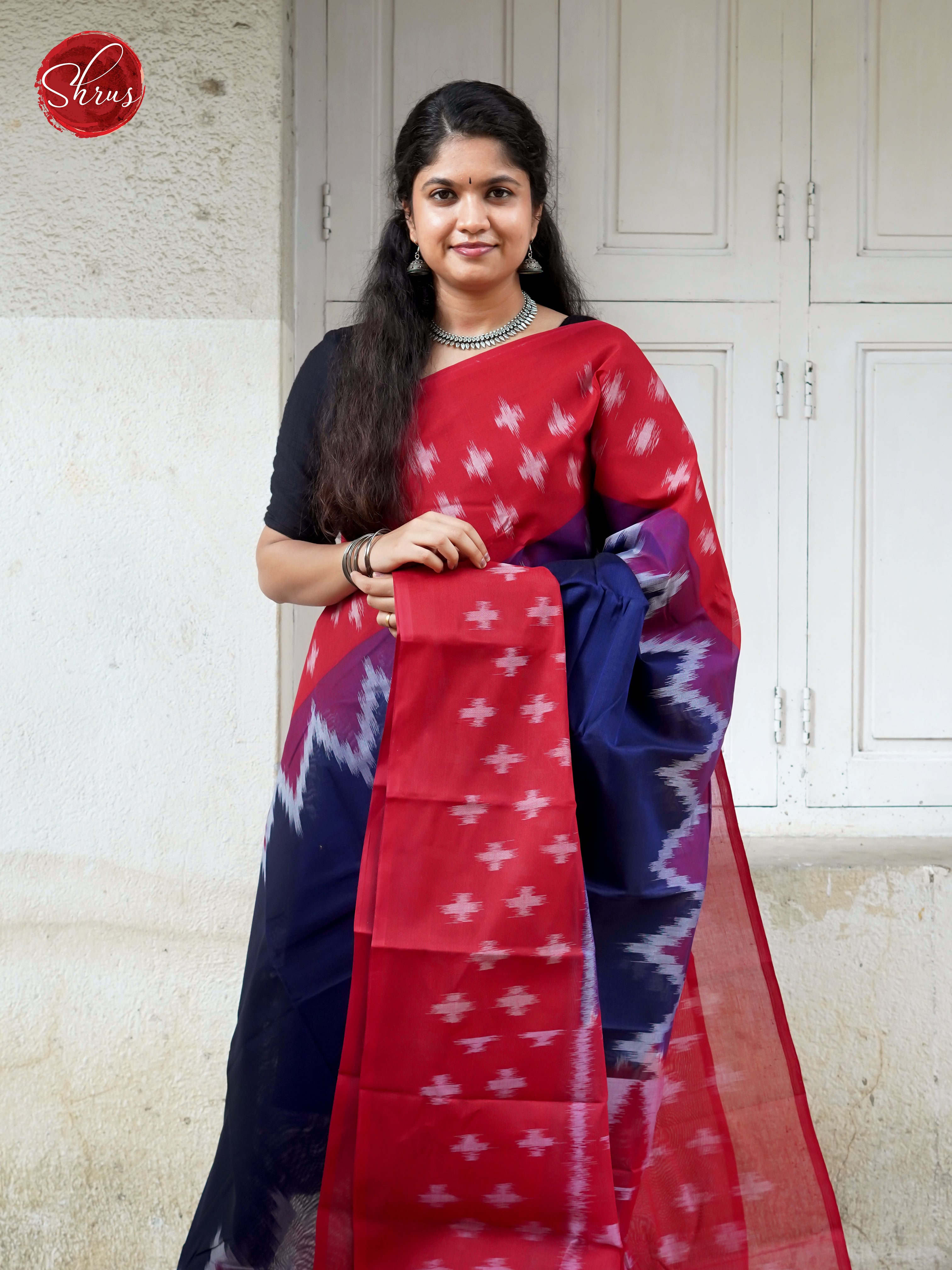 Blue & Red - Dhakhai cotton - Shop on ShrusEternity.com