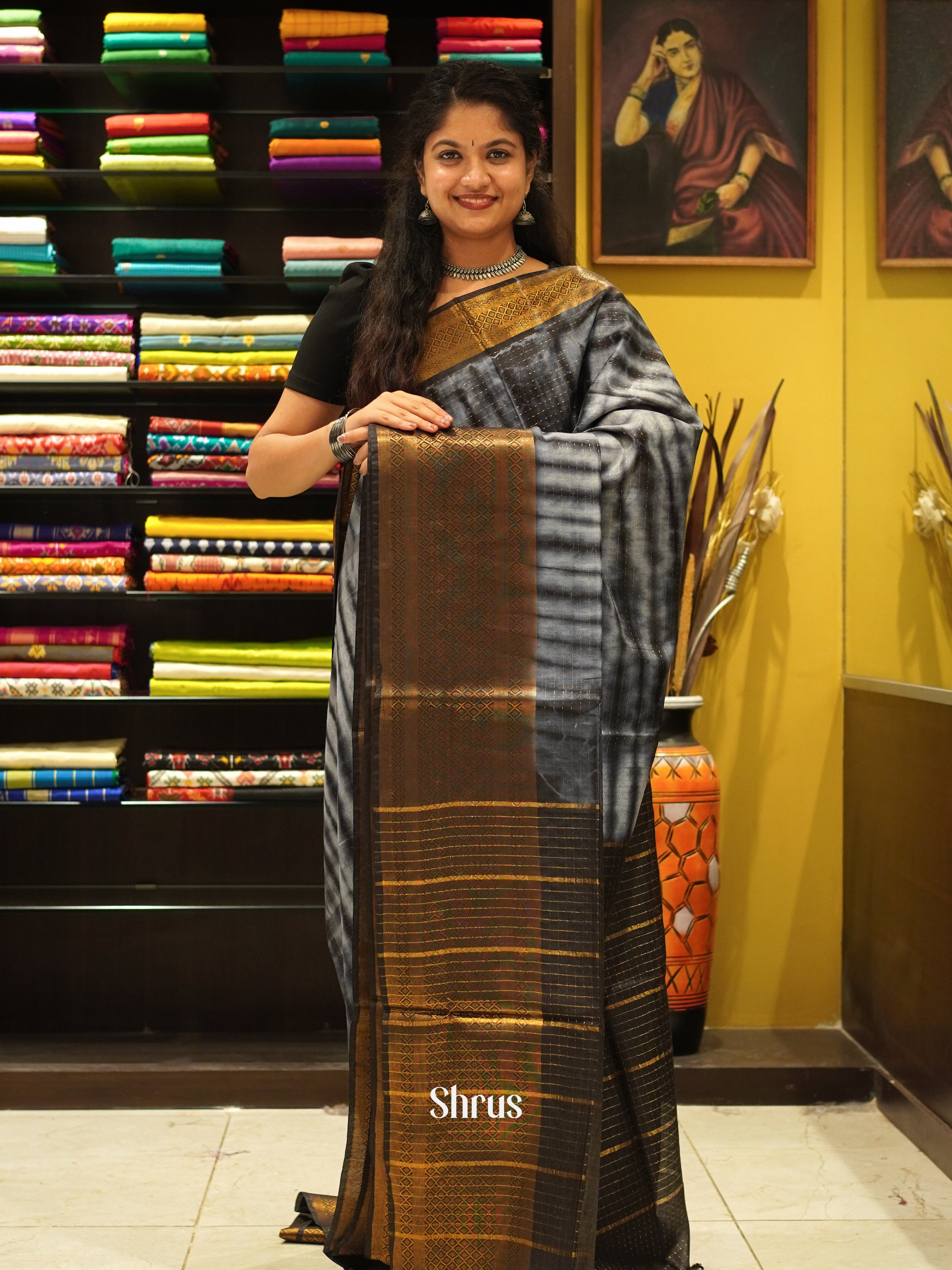 Black & Cream - Shibori Saree - Shop on ShrusEternity.com