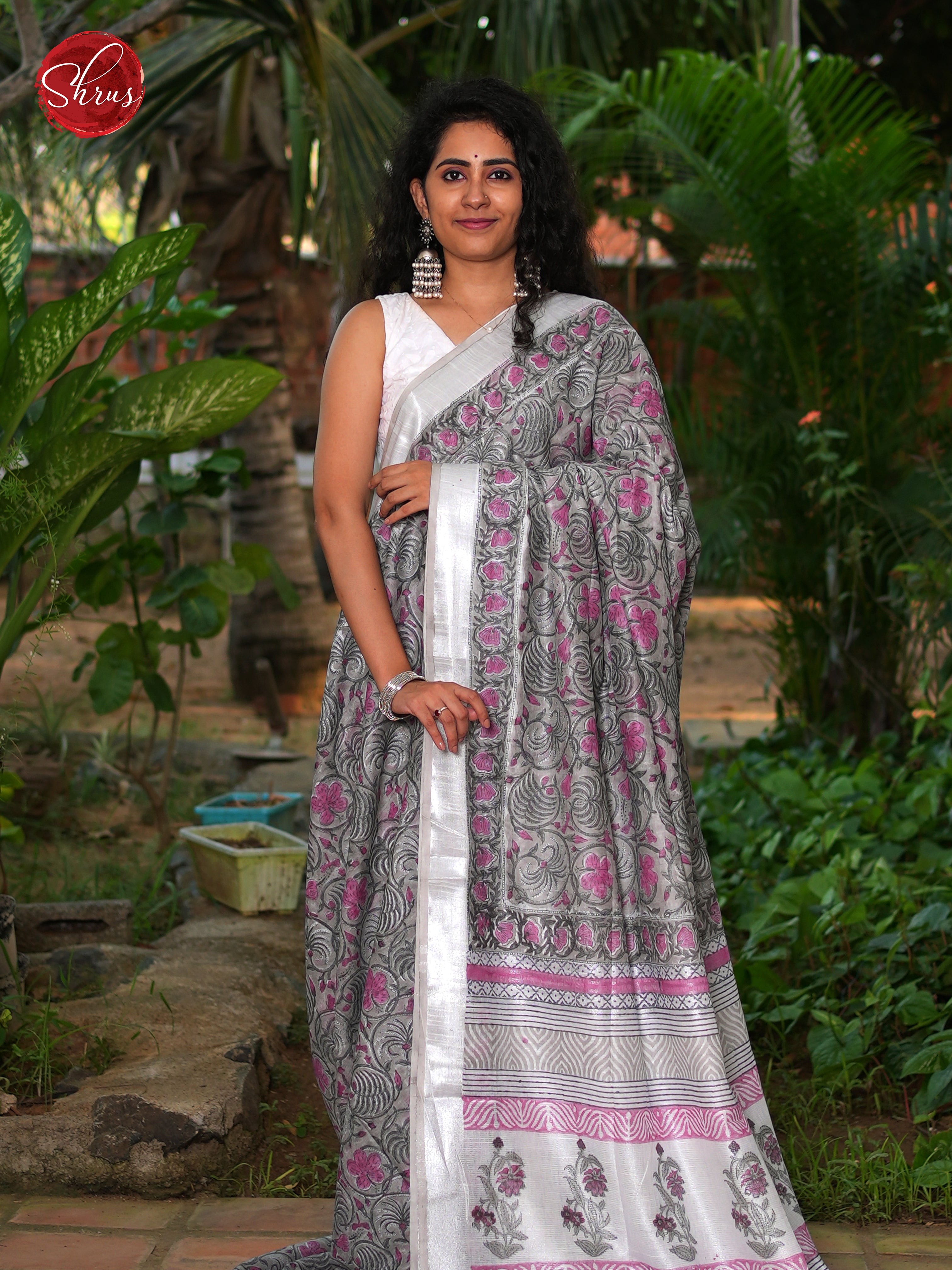 Grey & White - Linen Saree - Shop on ShrusEternity.com