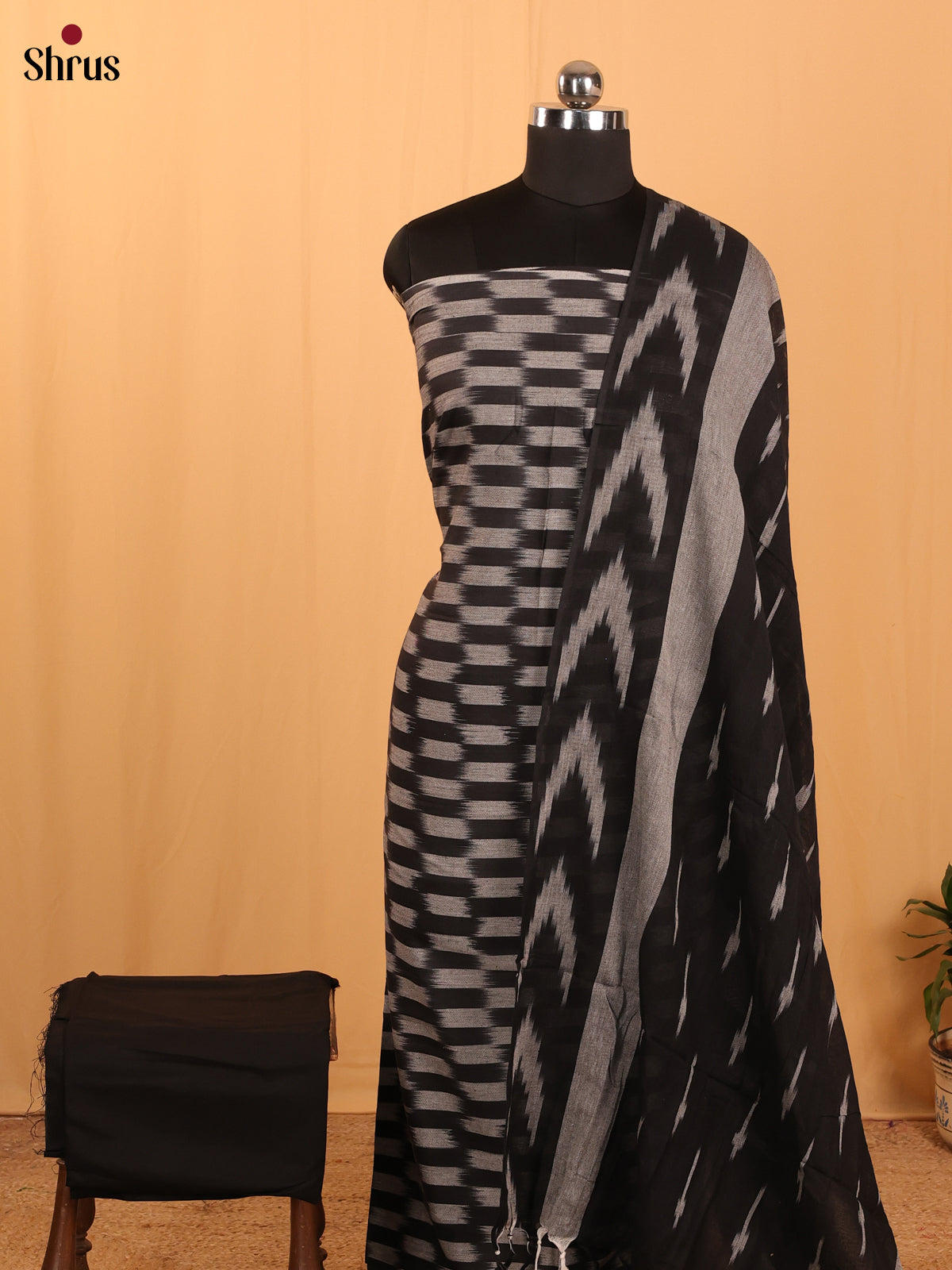 CES02071 - Ikkat Salwar - Shop on ShrusEternity.com