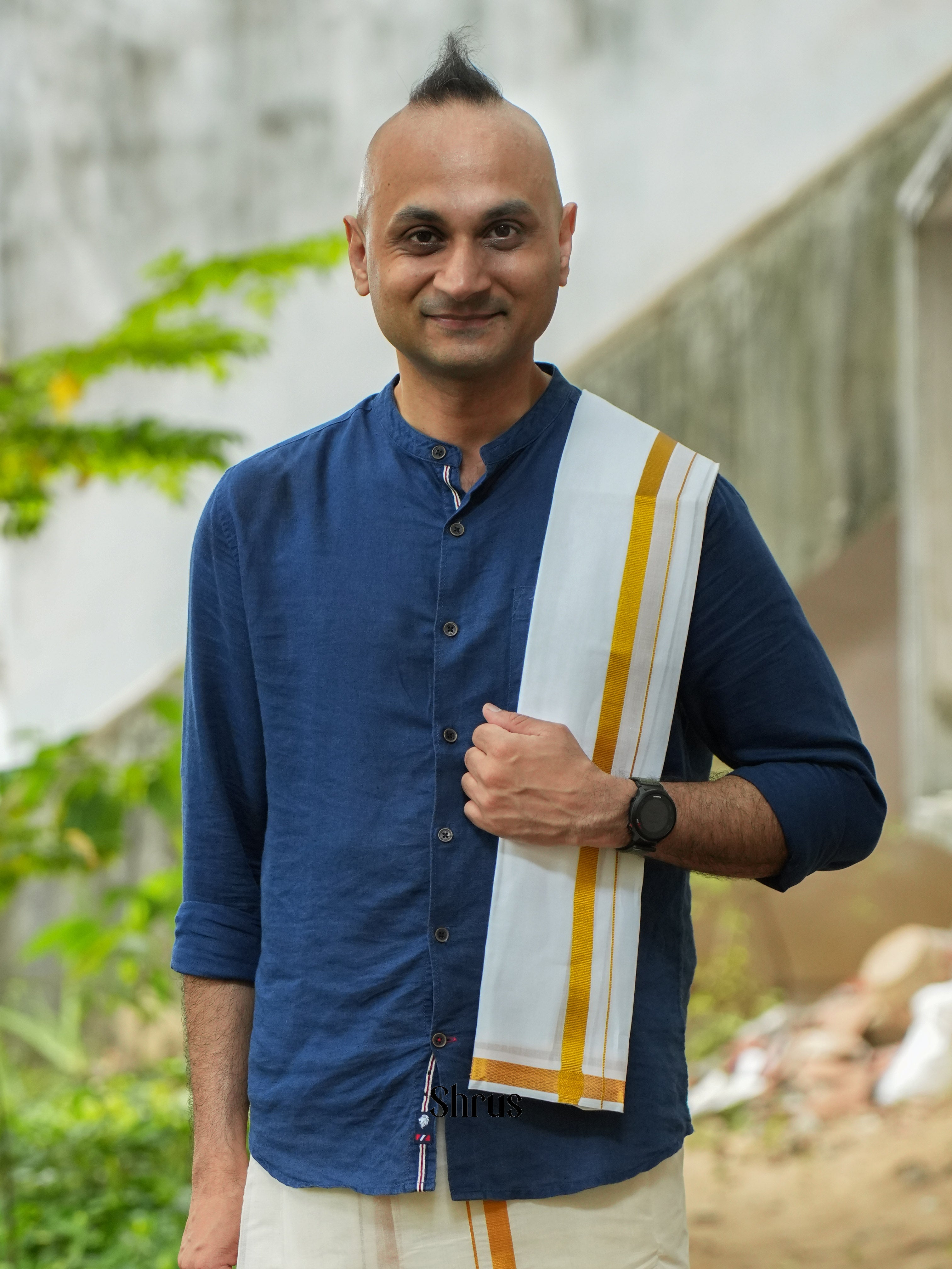 White Thundu with Zari Border - Shop on ShrusEternity.com