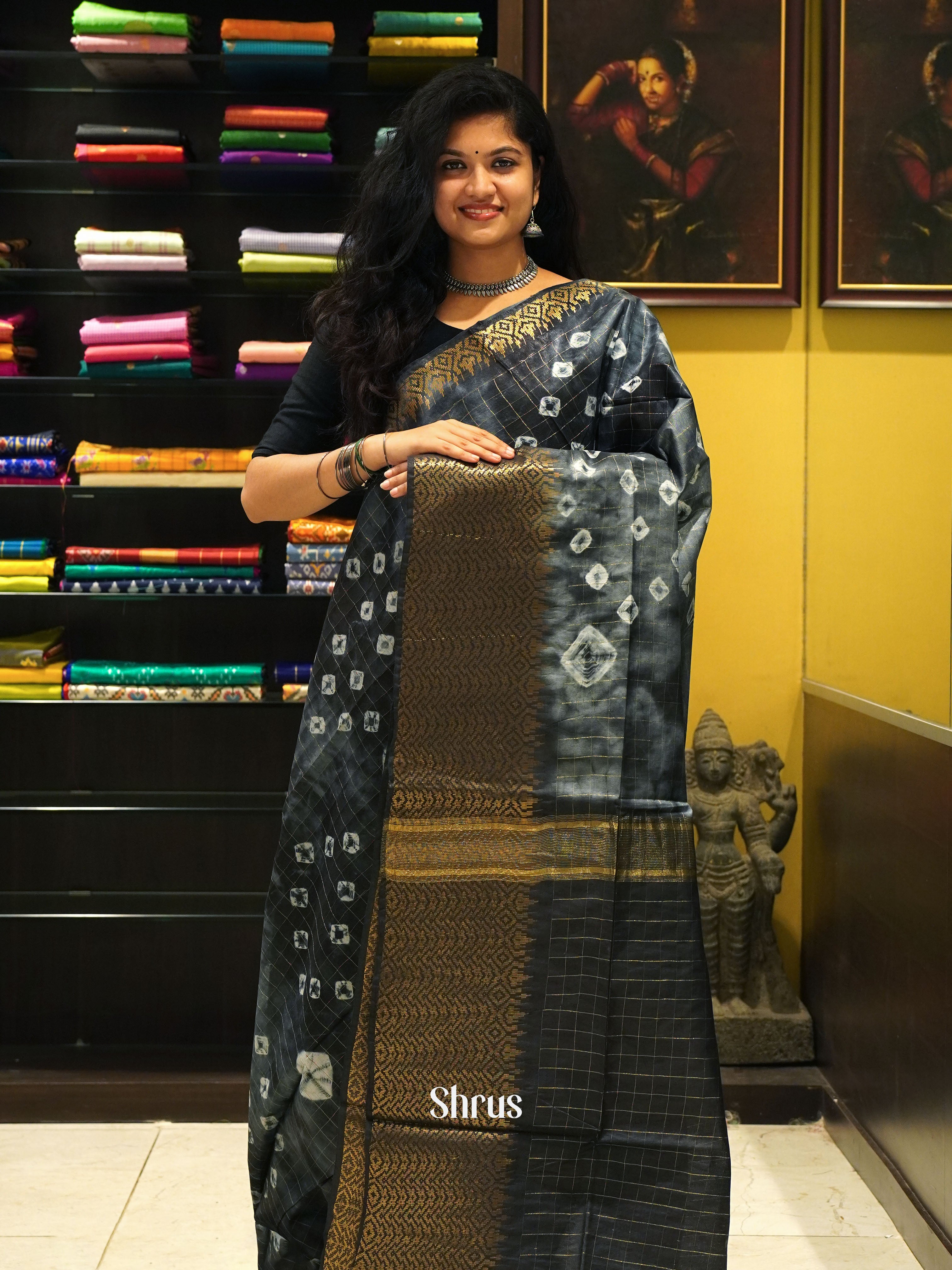 Black & Cream -Shibori Saree - Shop on ShrusEternity.com