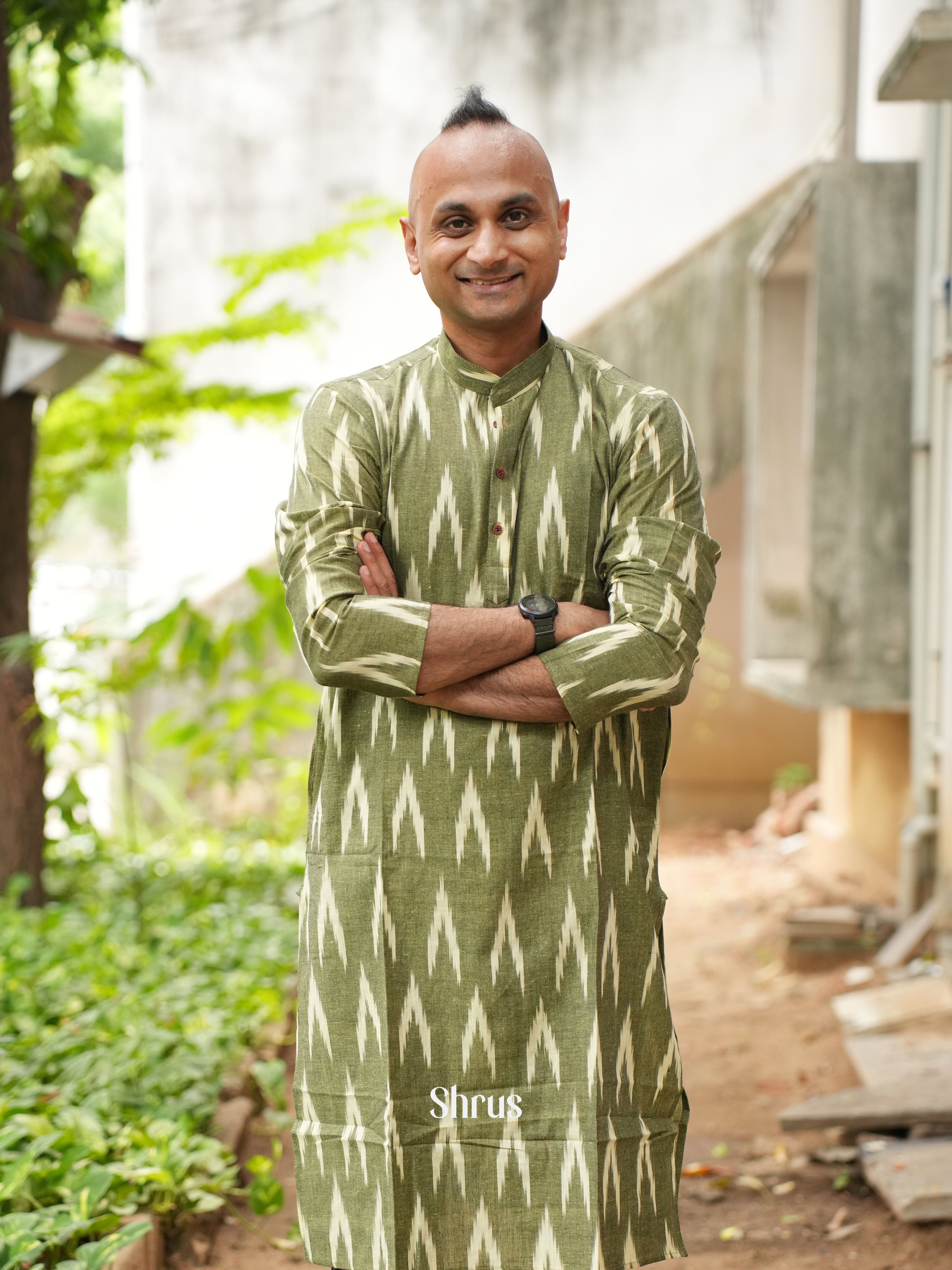 CES18550 -Readymade Mens Kurta - Shop on ShrusEternity.com
