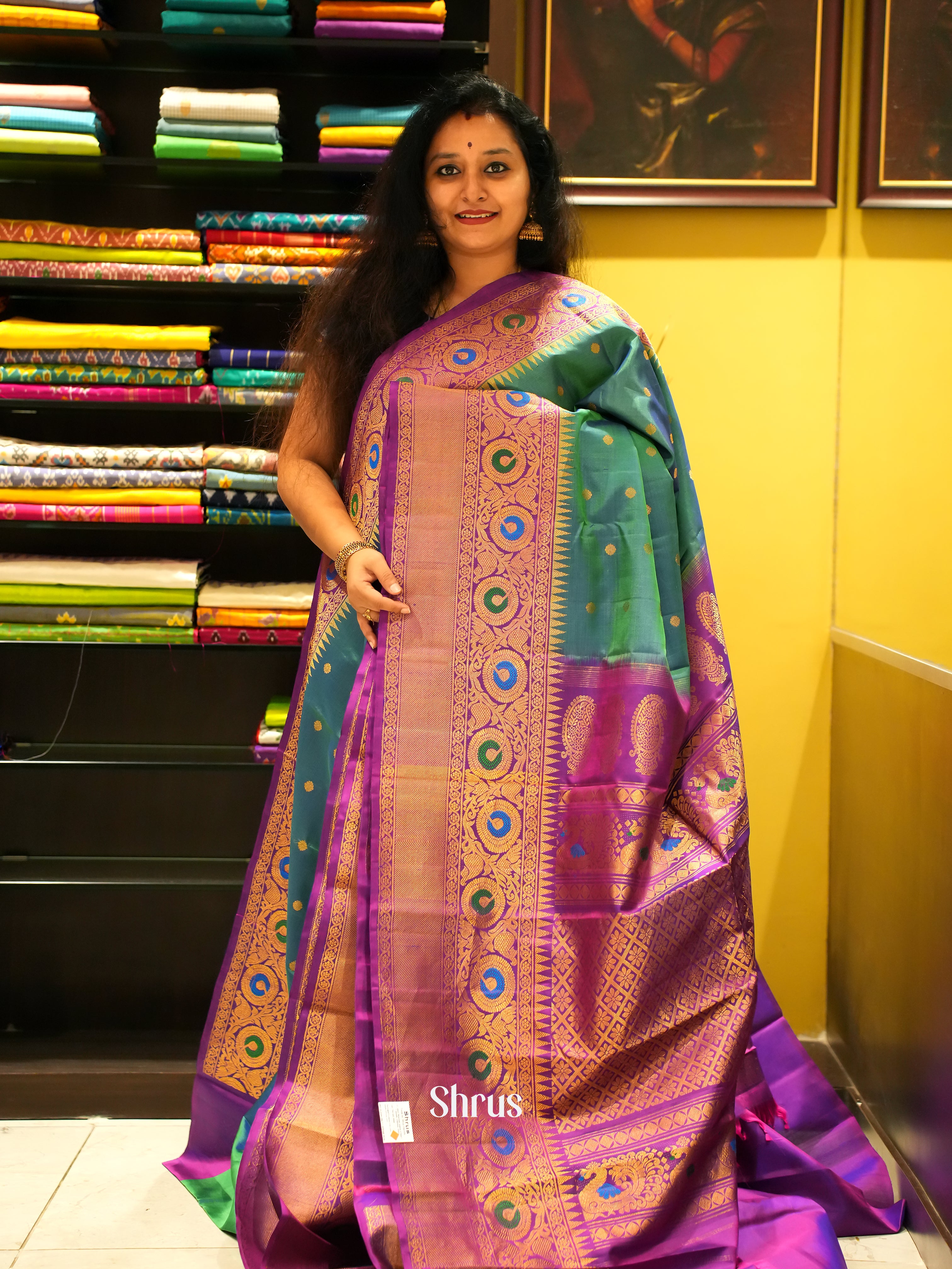 Green & Majenta - Gadwal Silk Saree - Shop on ShrusEternity.com