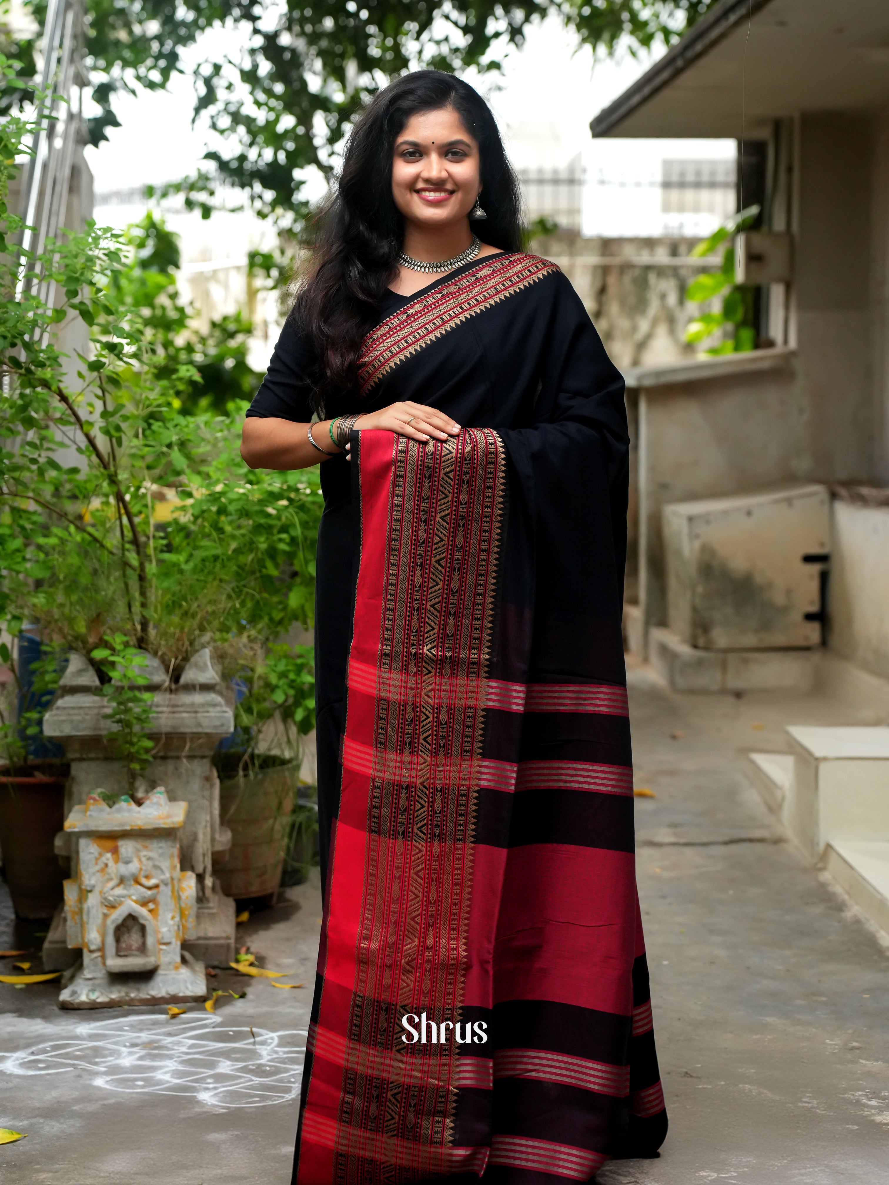 Black & Red - Bengal cotton Saree - Shop on ShrusEternity.com