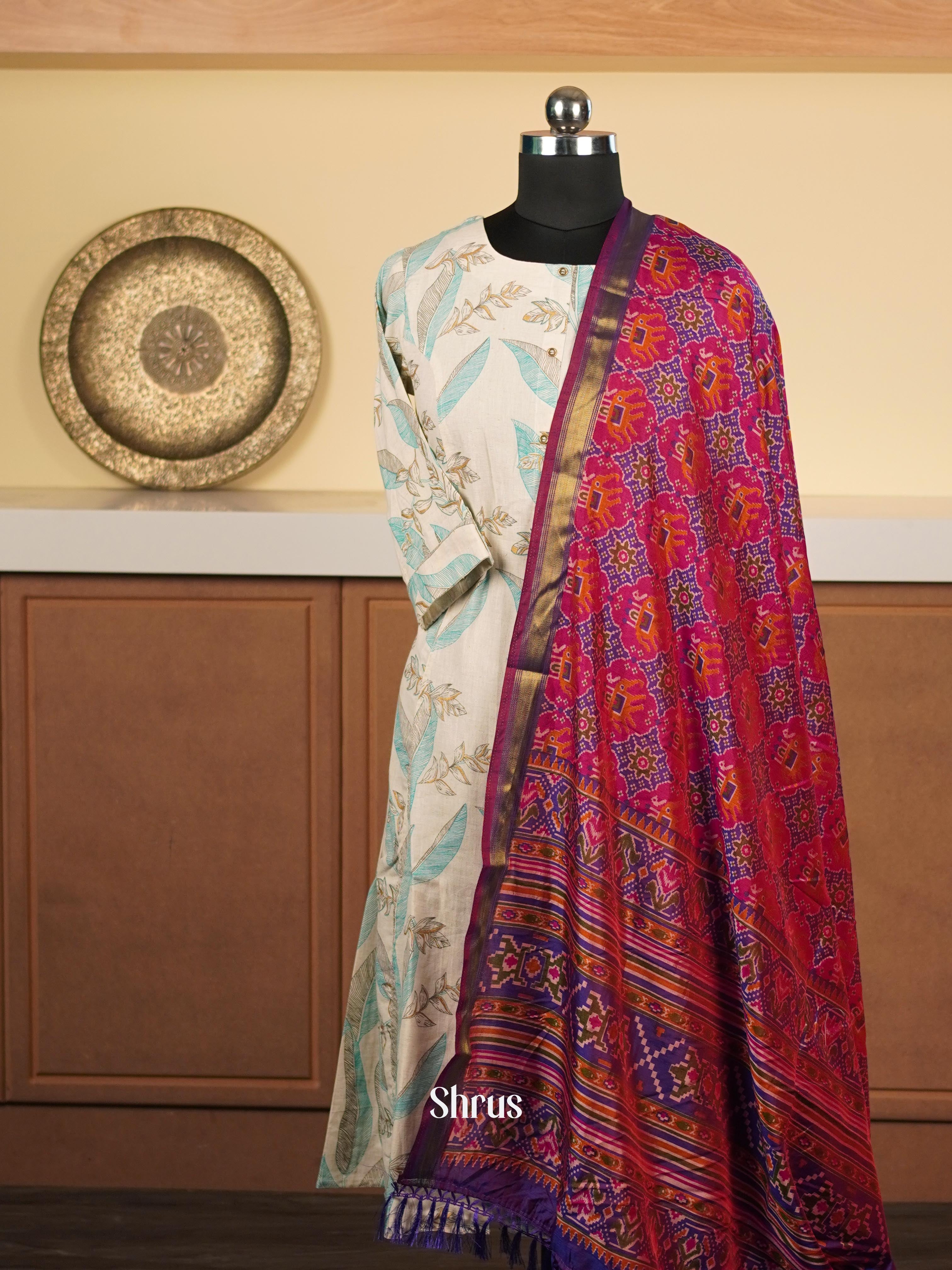 Majenta & Violet - Dupatta - Shop on ShrusEternity.com