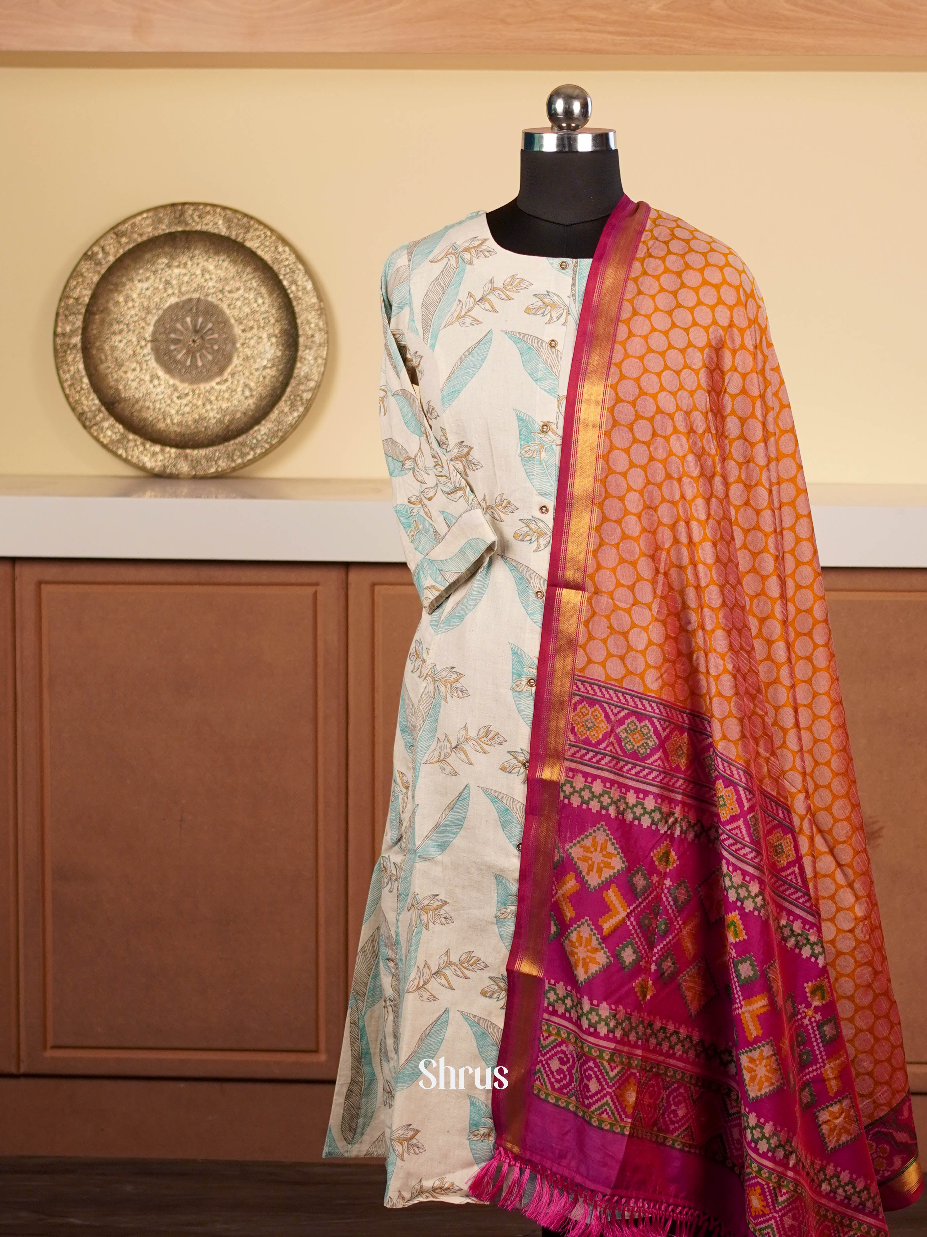 Double Shaded Gold & Majenta - Dupatta - Shop on ShrusEternity.com
