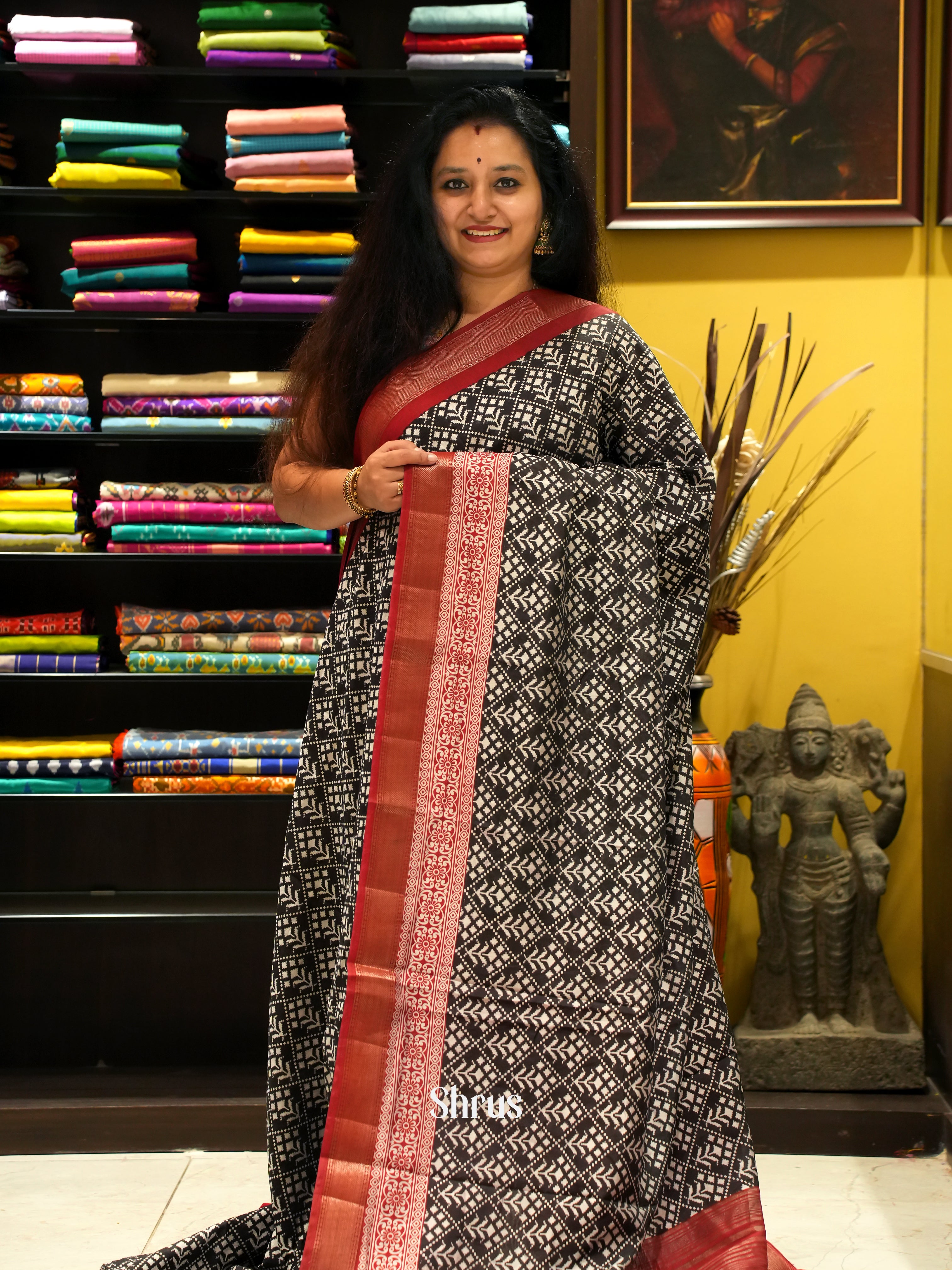 Black & Red - Art Modal Saree - Shop on ShrusEternity.com