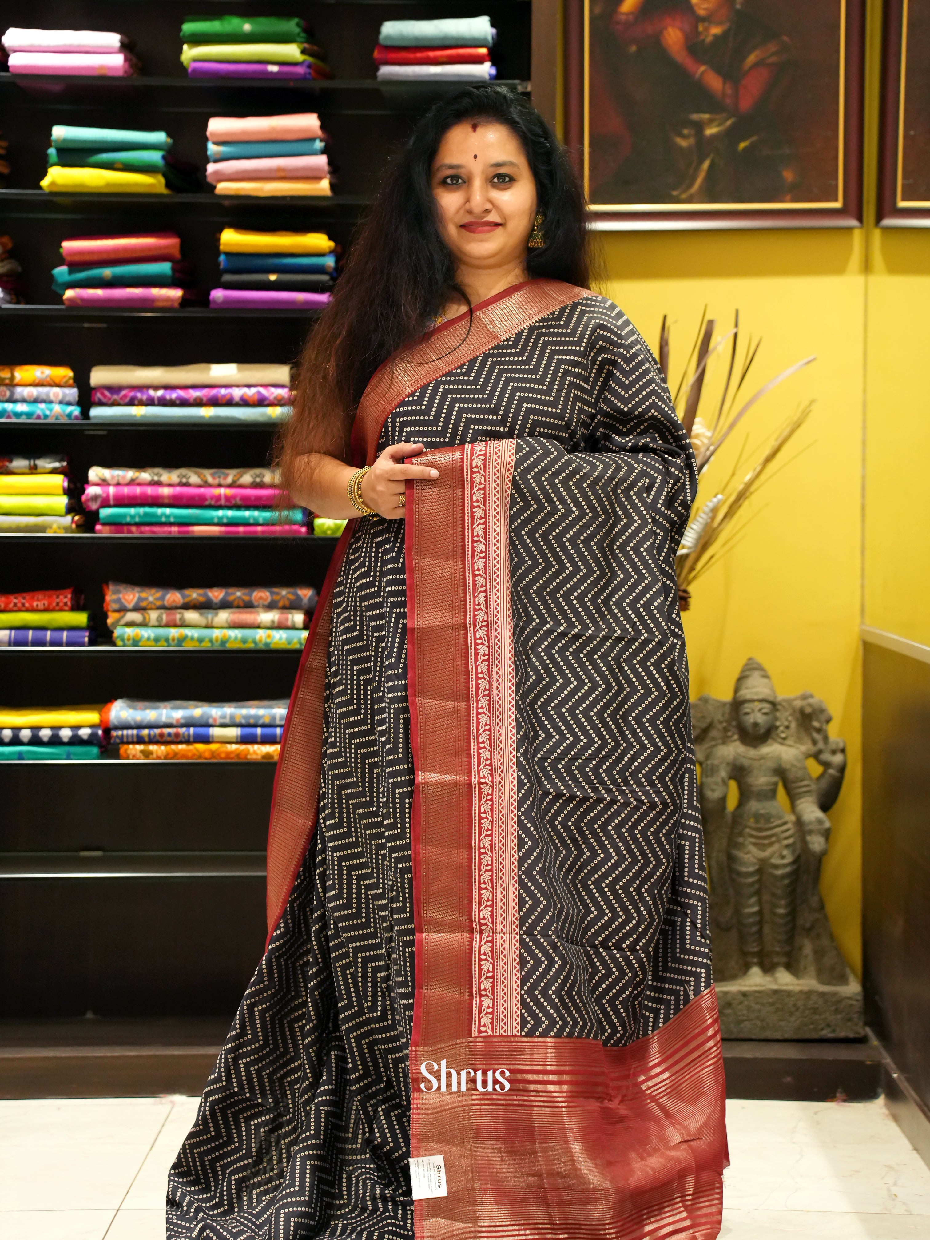 Black & Red- Art Modal Saree - Shop on ShrusEternity.com