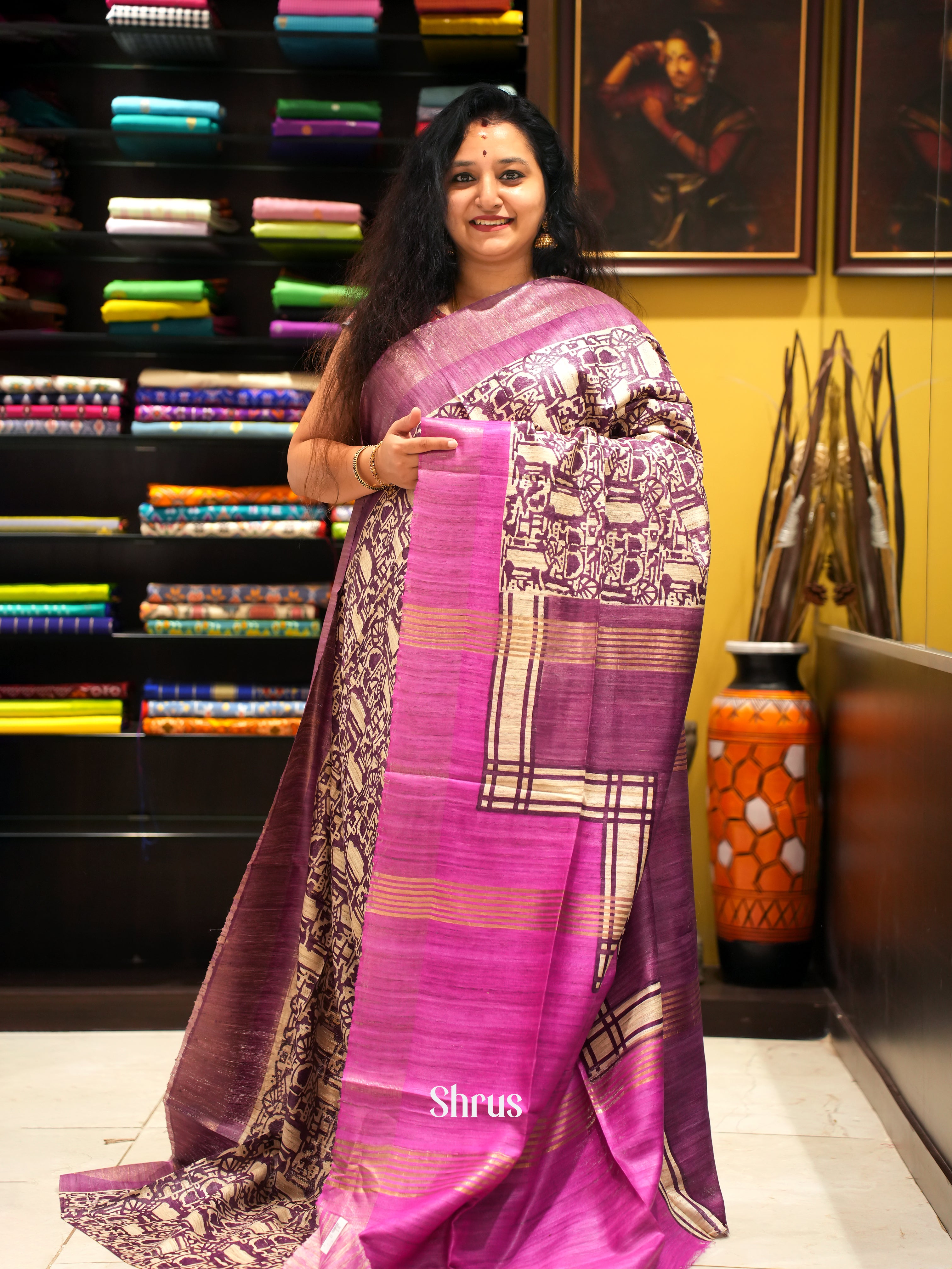 Cream & Pink - Gicha Saree - Shop on ShrusEternity.com
