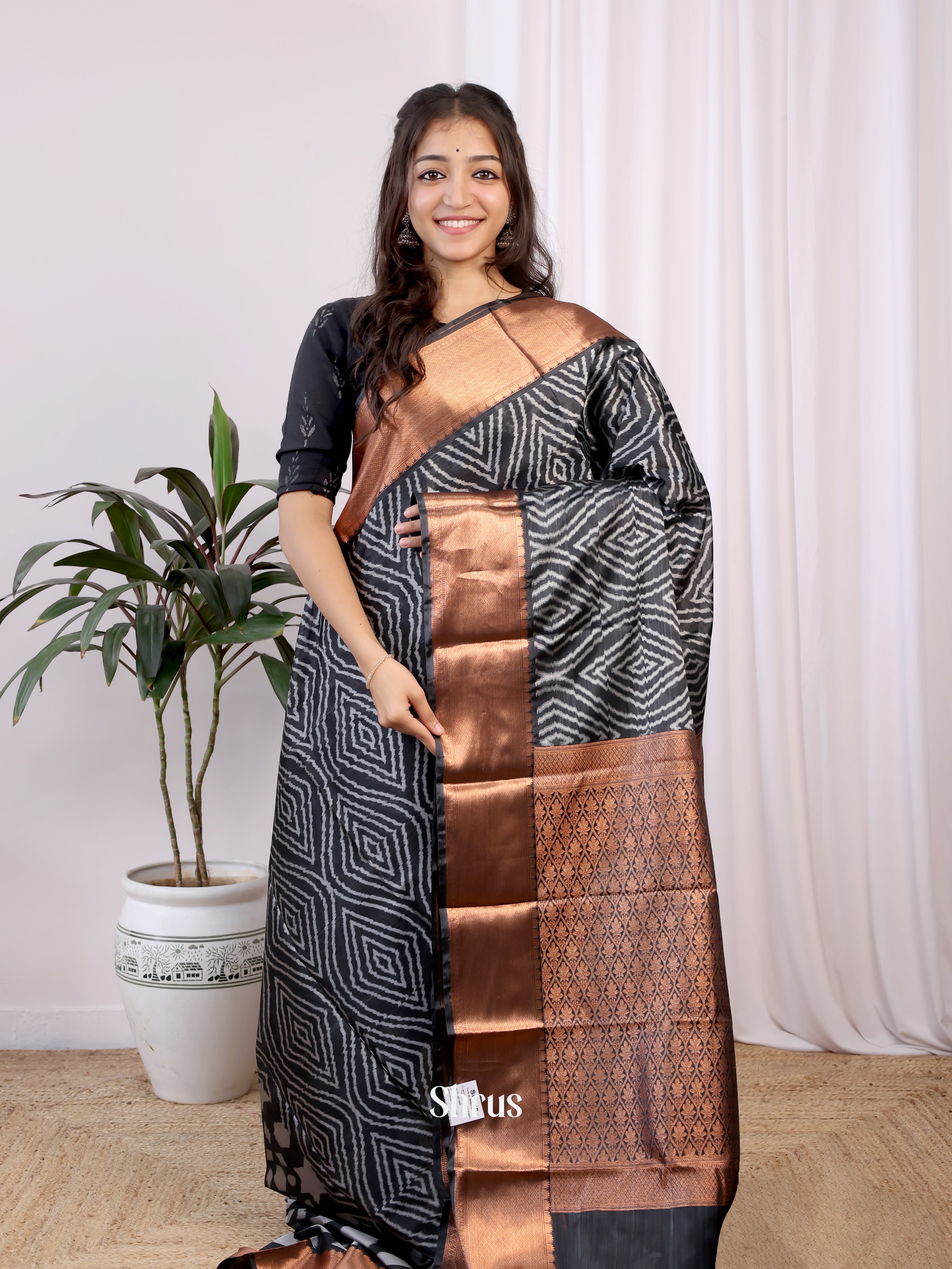 Black - Kanchipuram-halfpure - Shop on ShrusEternity.com