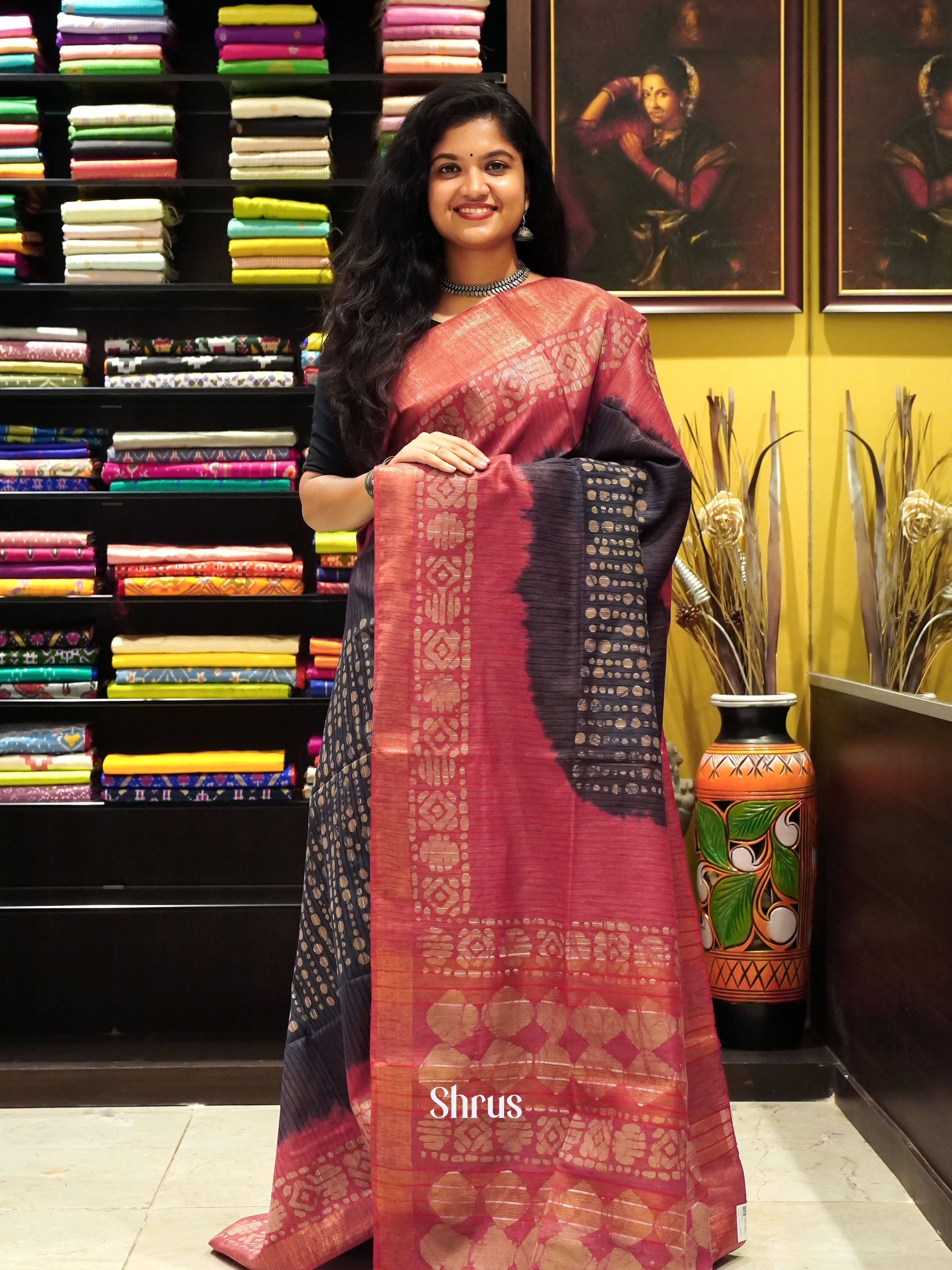 Black & Red - Bhatik Saree - Shop on ShrusEternity.com