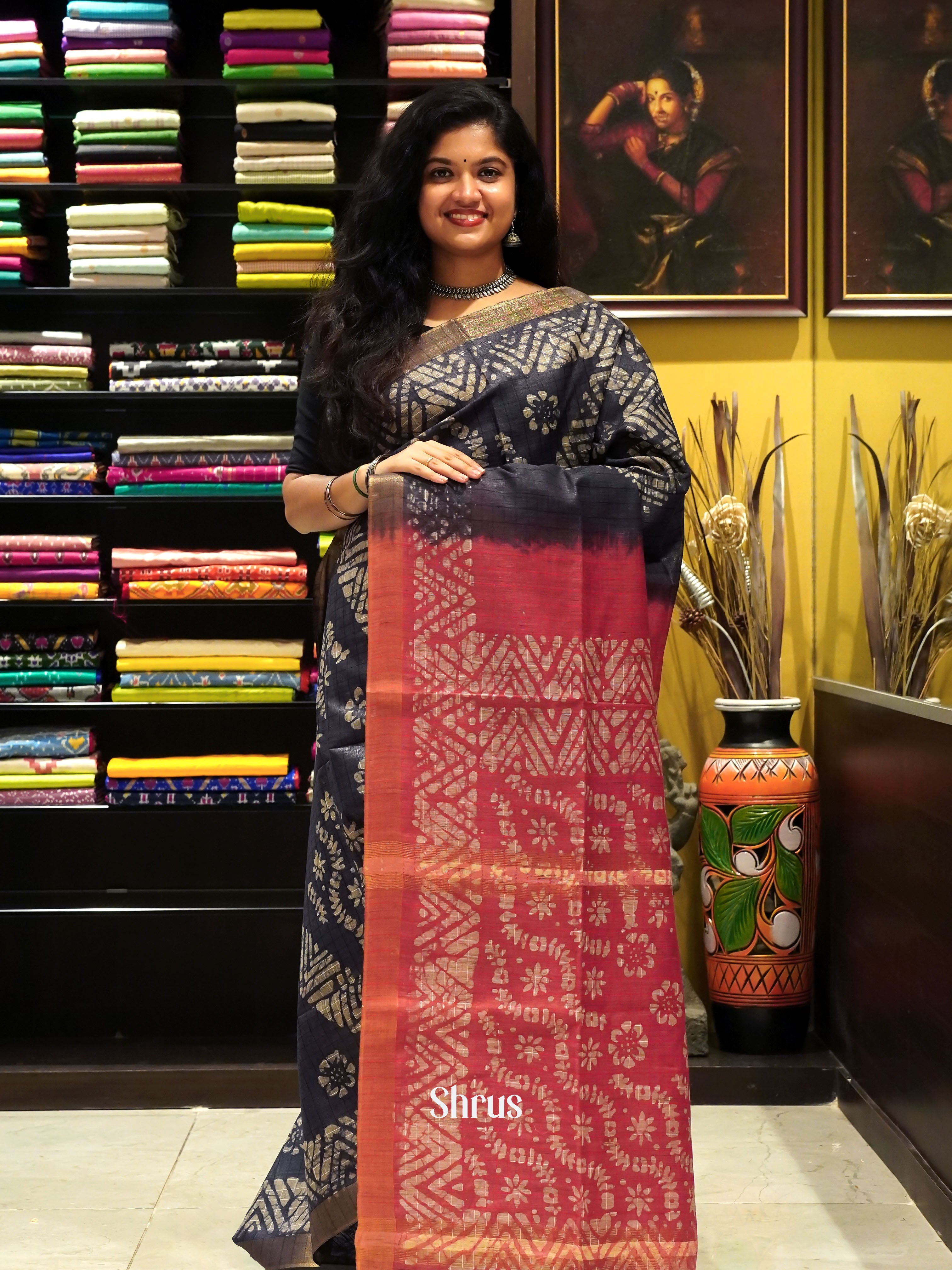 Black & Red - Bhatik - Shop on ShrusEternity.com