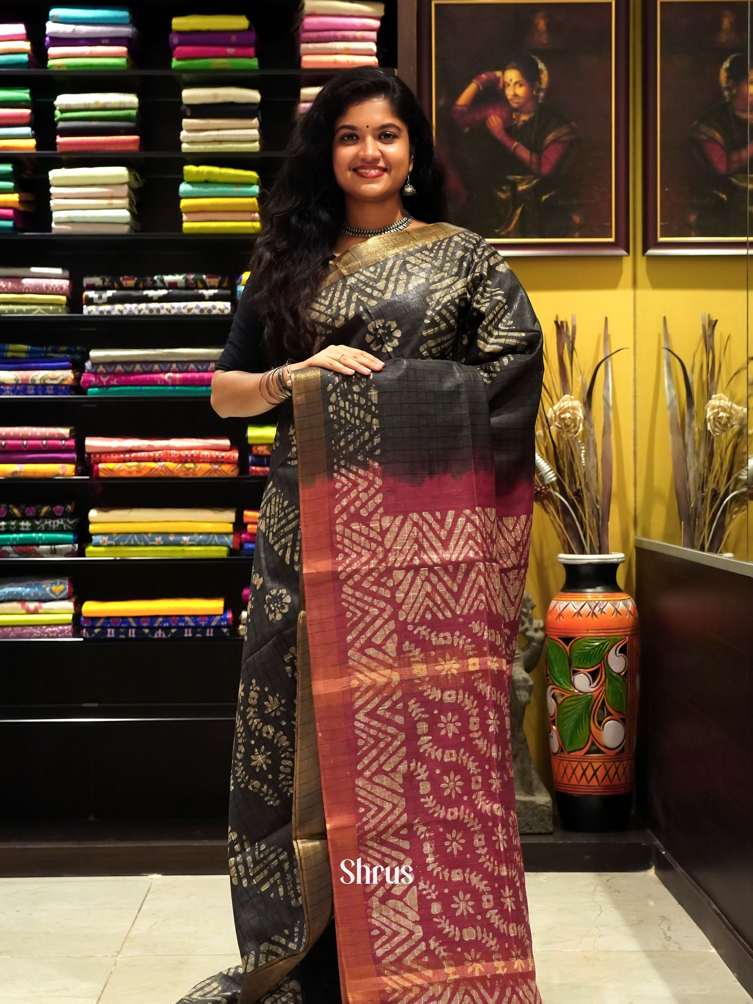 Black & Red - Bhatik Saree - Shop on ShrusEternity.com