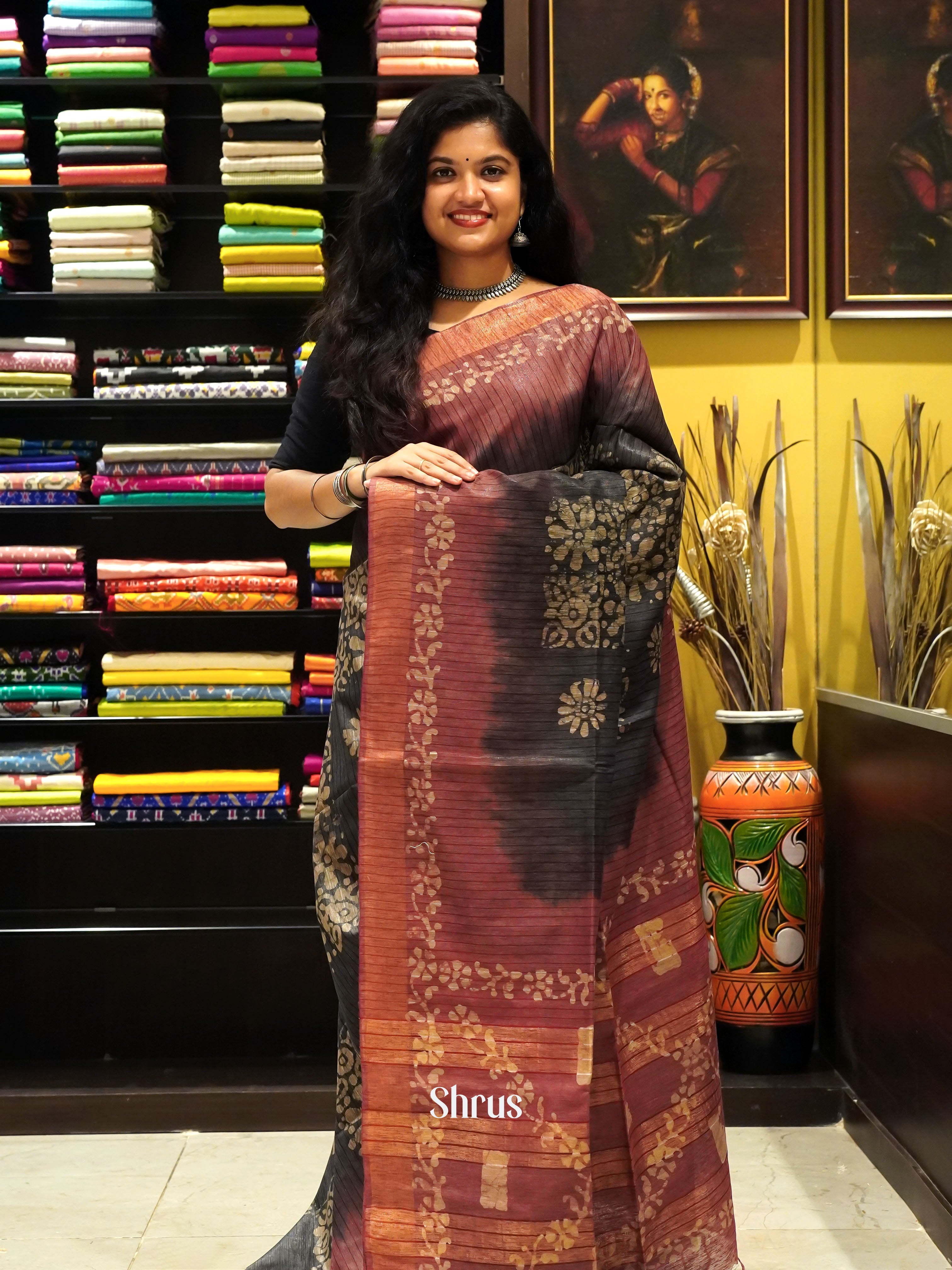 Black & Red - Bhatik Saree - Shop on ShrusEternity.com