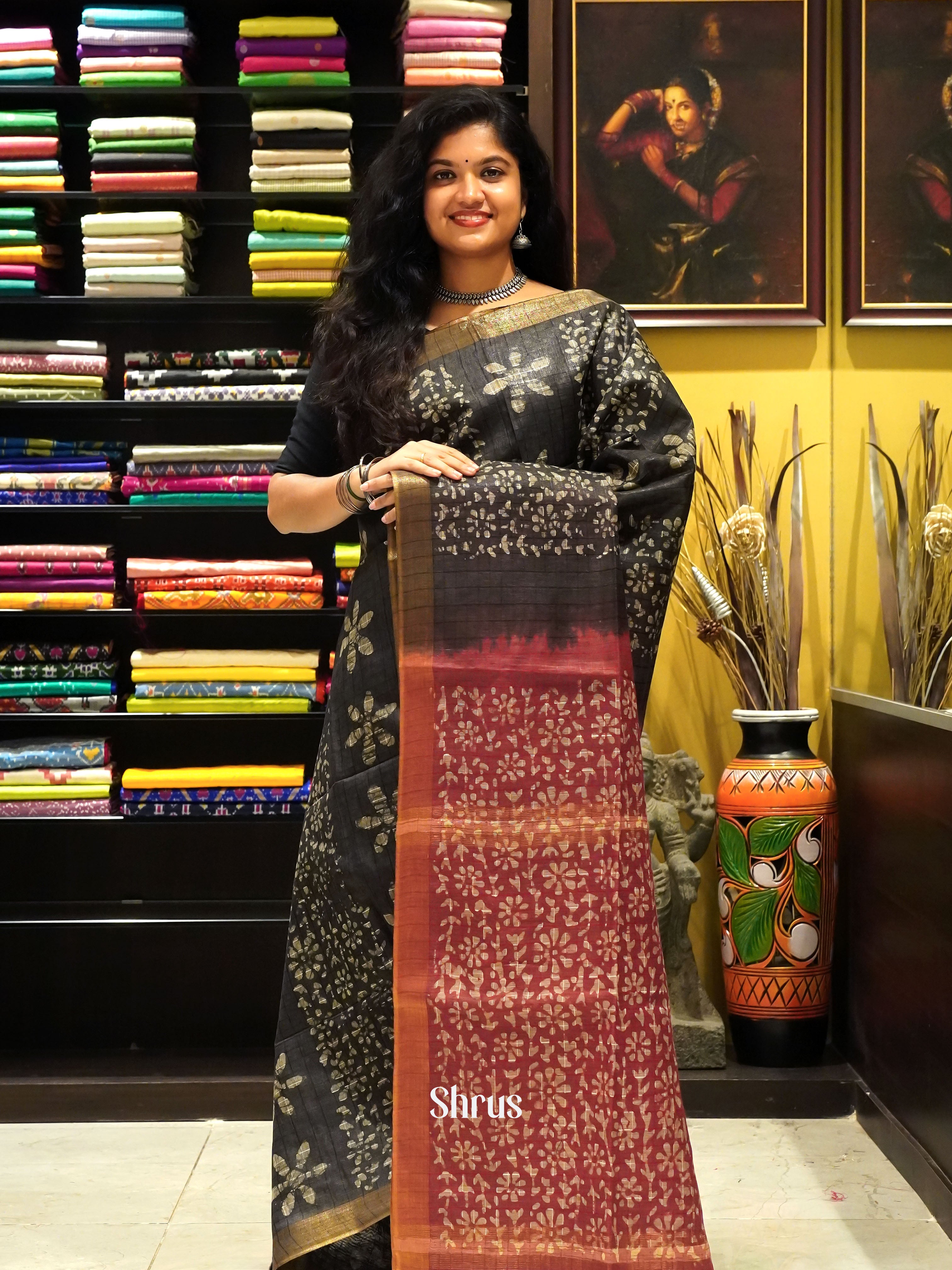 Black & Red - Bhatik Saree - Shop on ShrusEternity.com