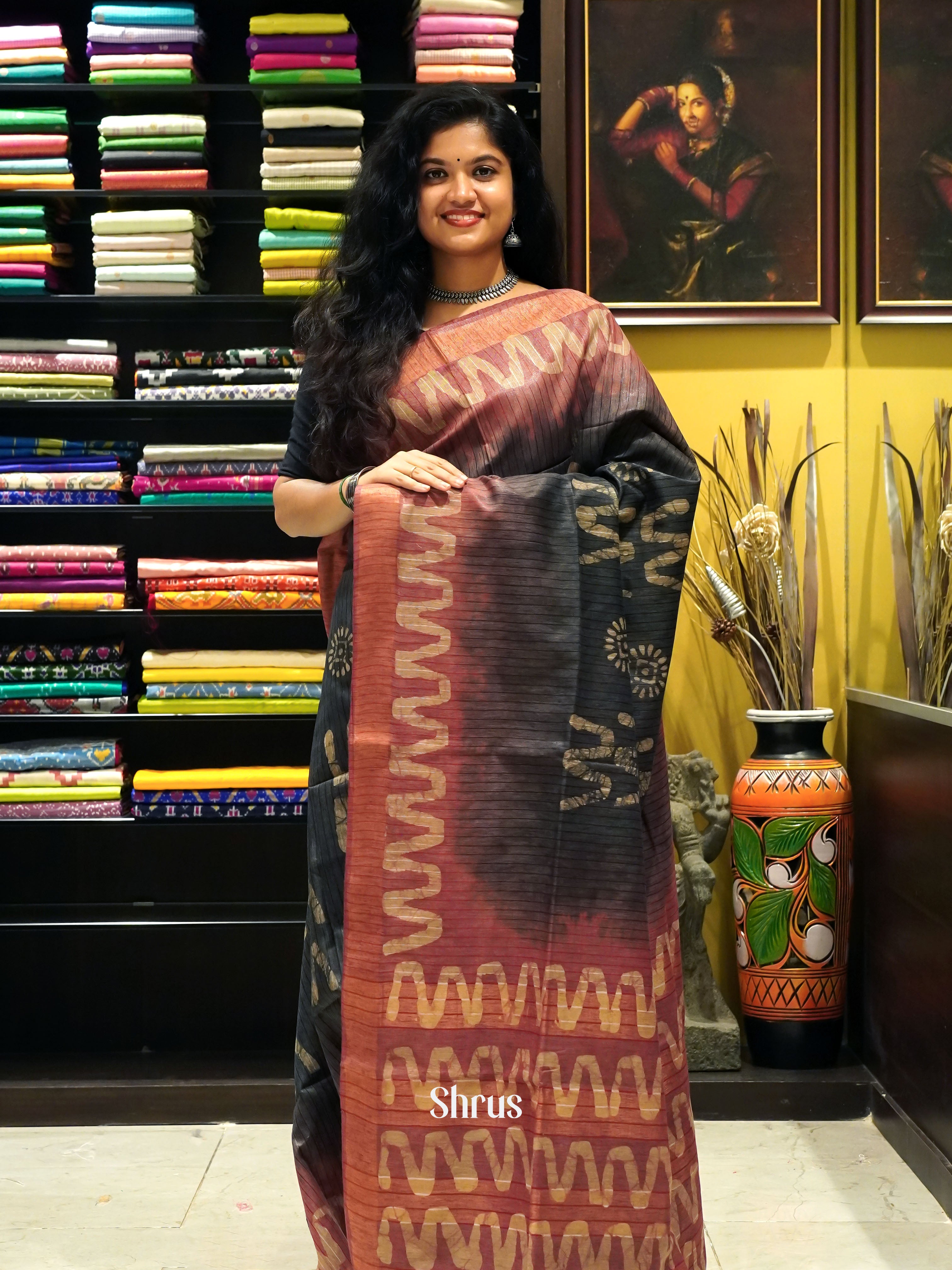 Black & Red - Bhatik Saree - Shop on ShrusEternity.com