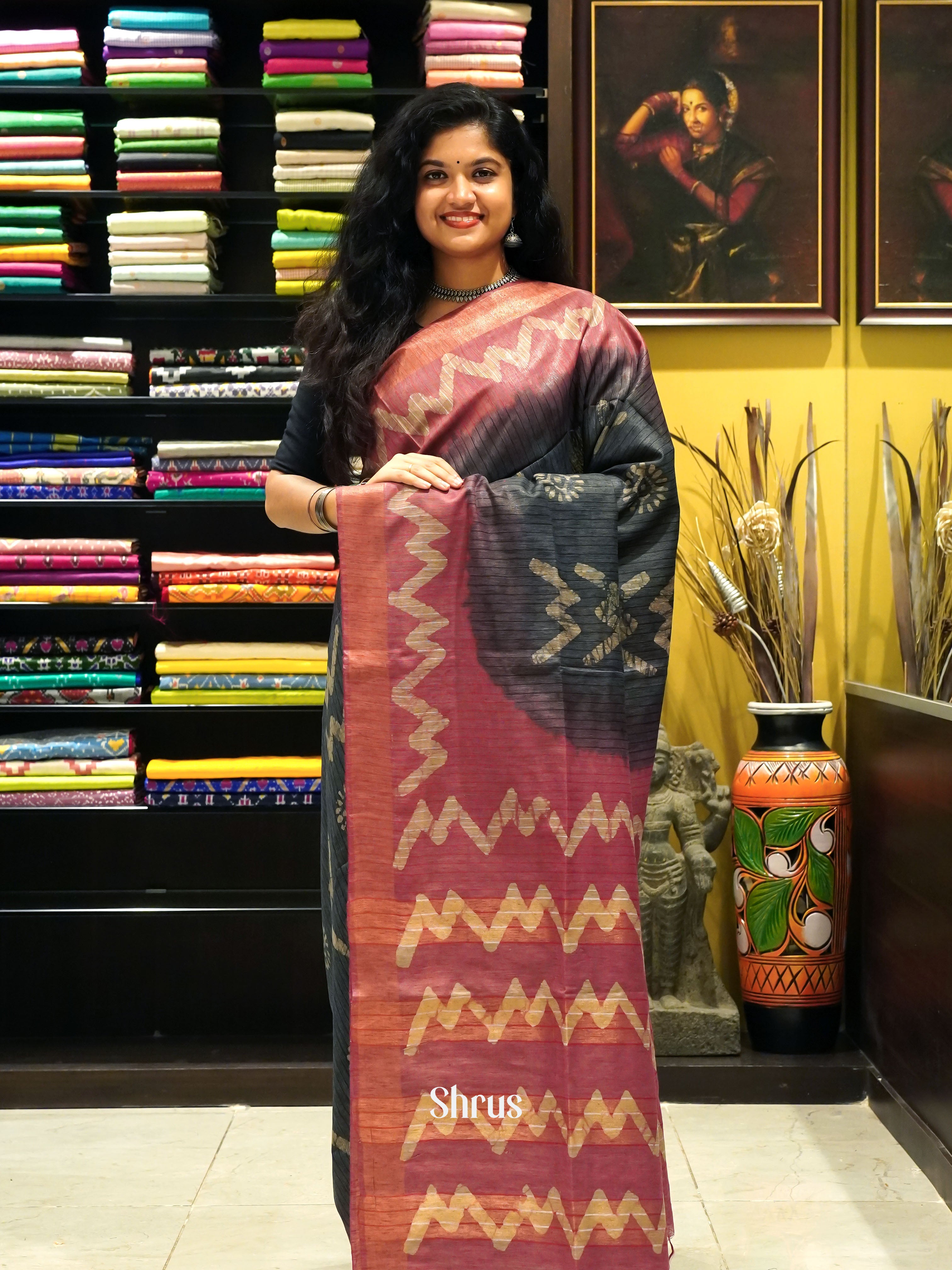 Black & Red - Bhatik Saree - Shop on ShrusEternity.com