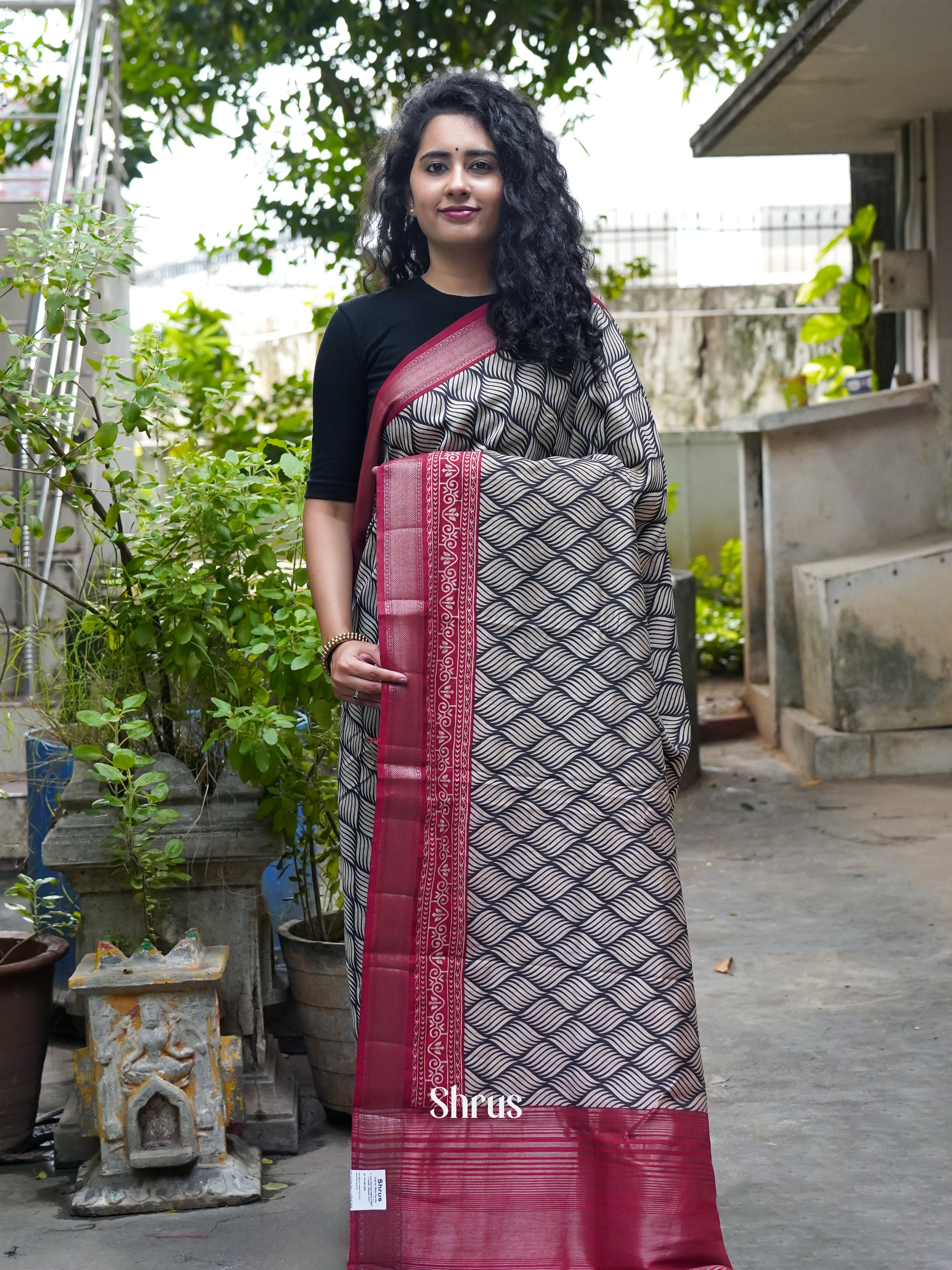 Black & Red - Art Modal Saree - Shop on ShrusEternity.com