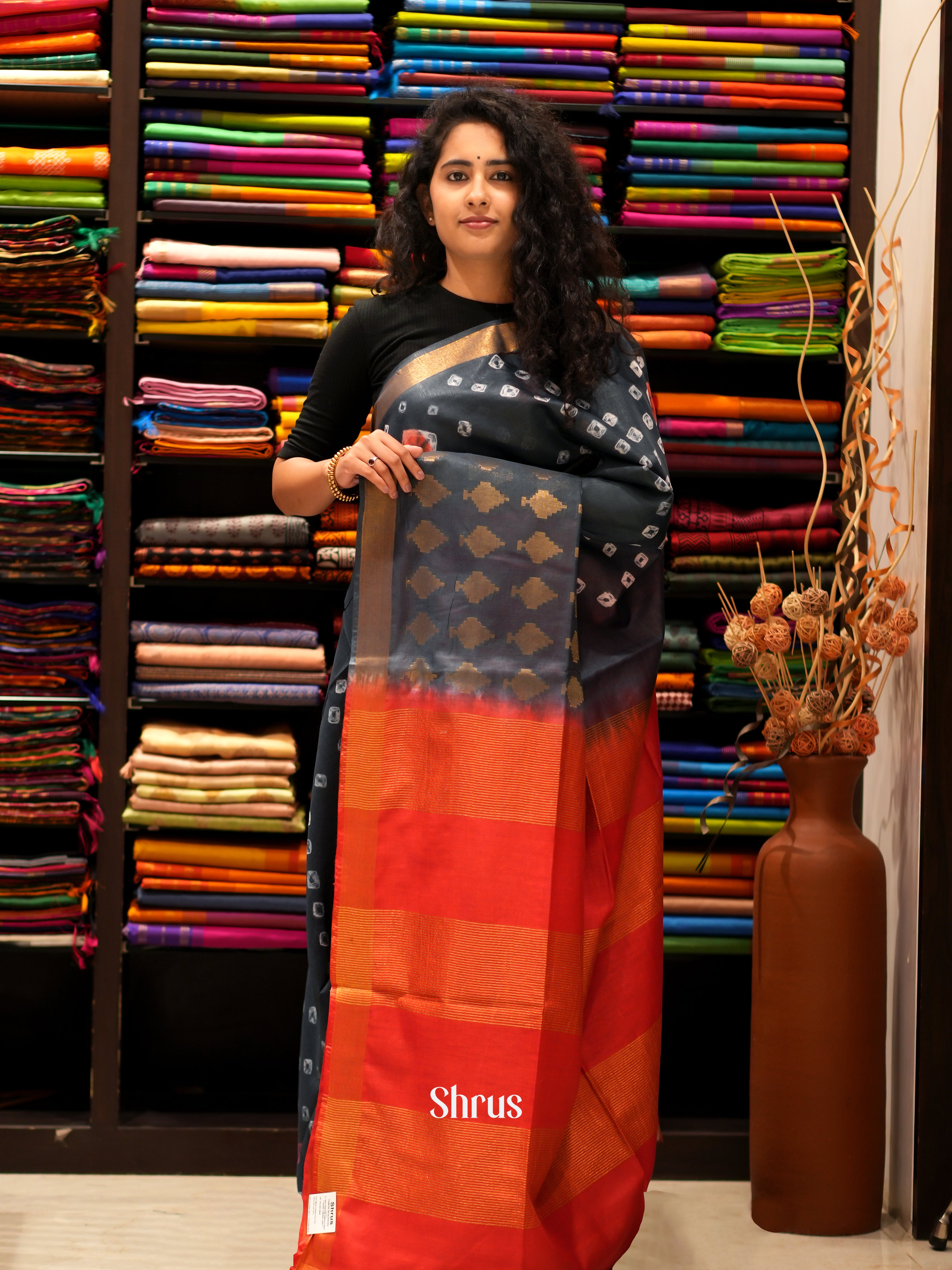 Black & Red- Shibori Saree - Shop on ShrusEternity.com
