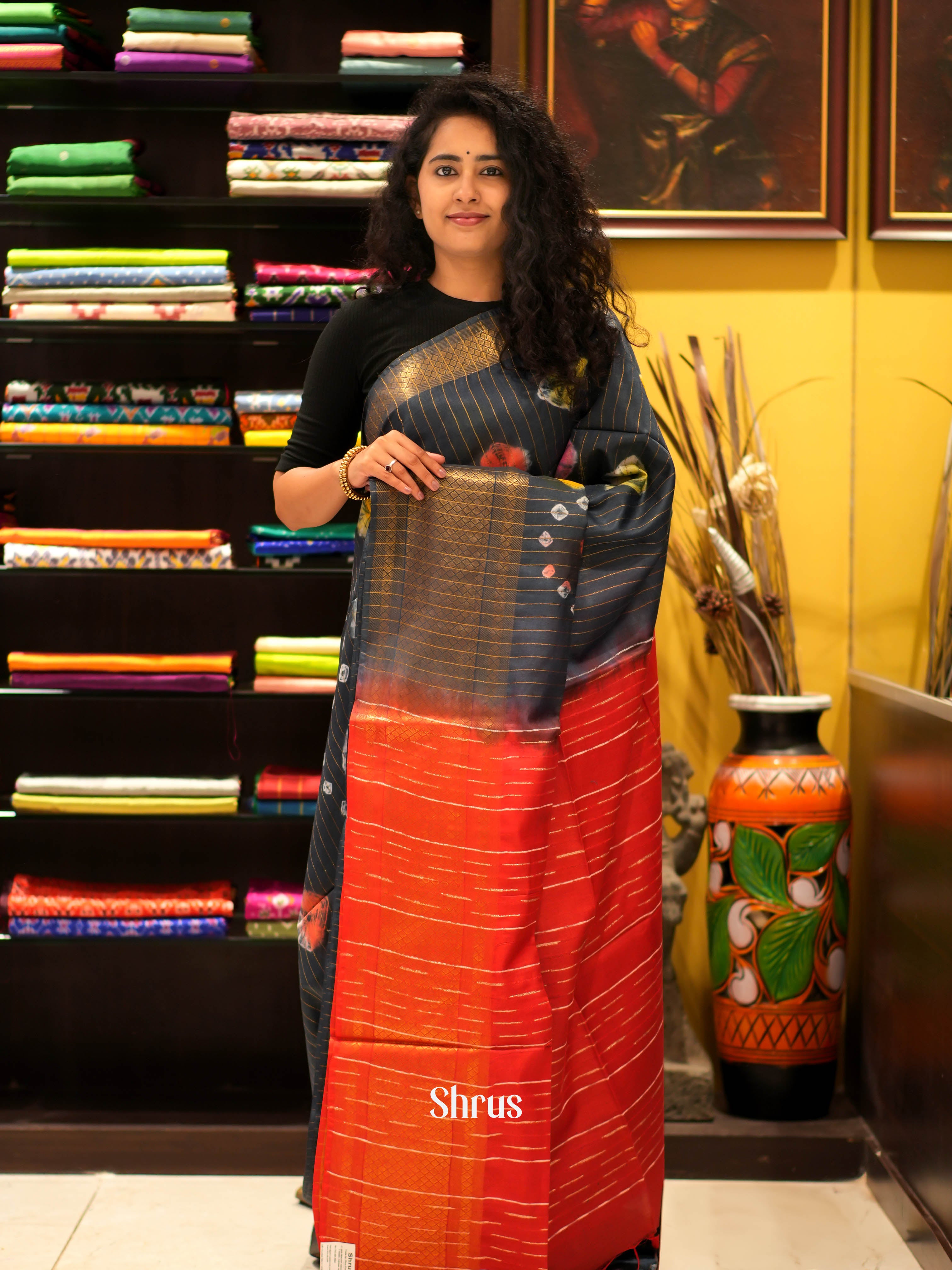 Black & Red - Shibori Sareev - Shop on ShrusEternity.com