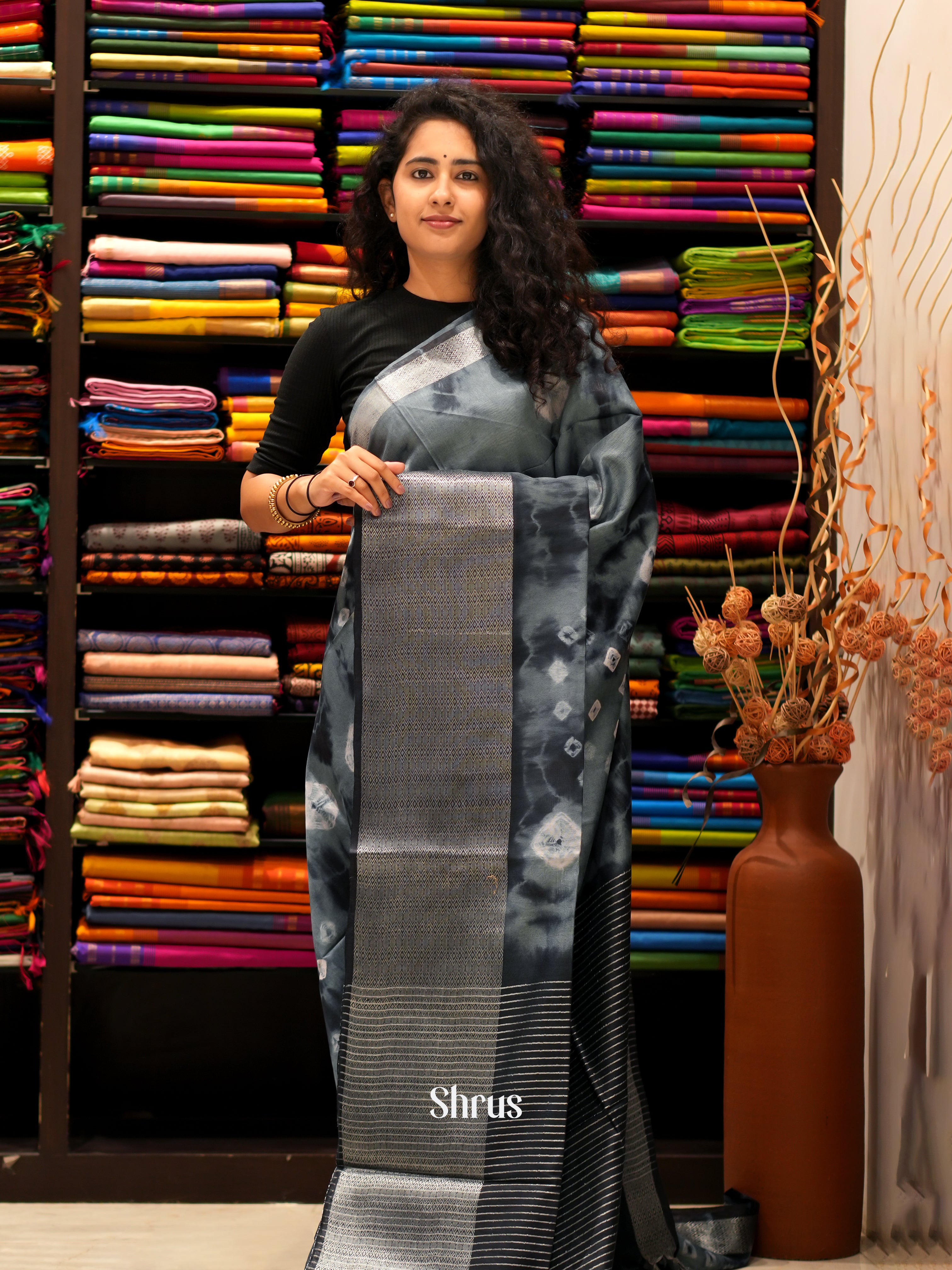 Black & Grey- Shibori Saree - Shop on ShrusEternity.com